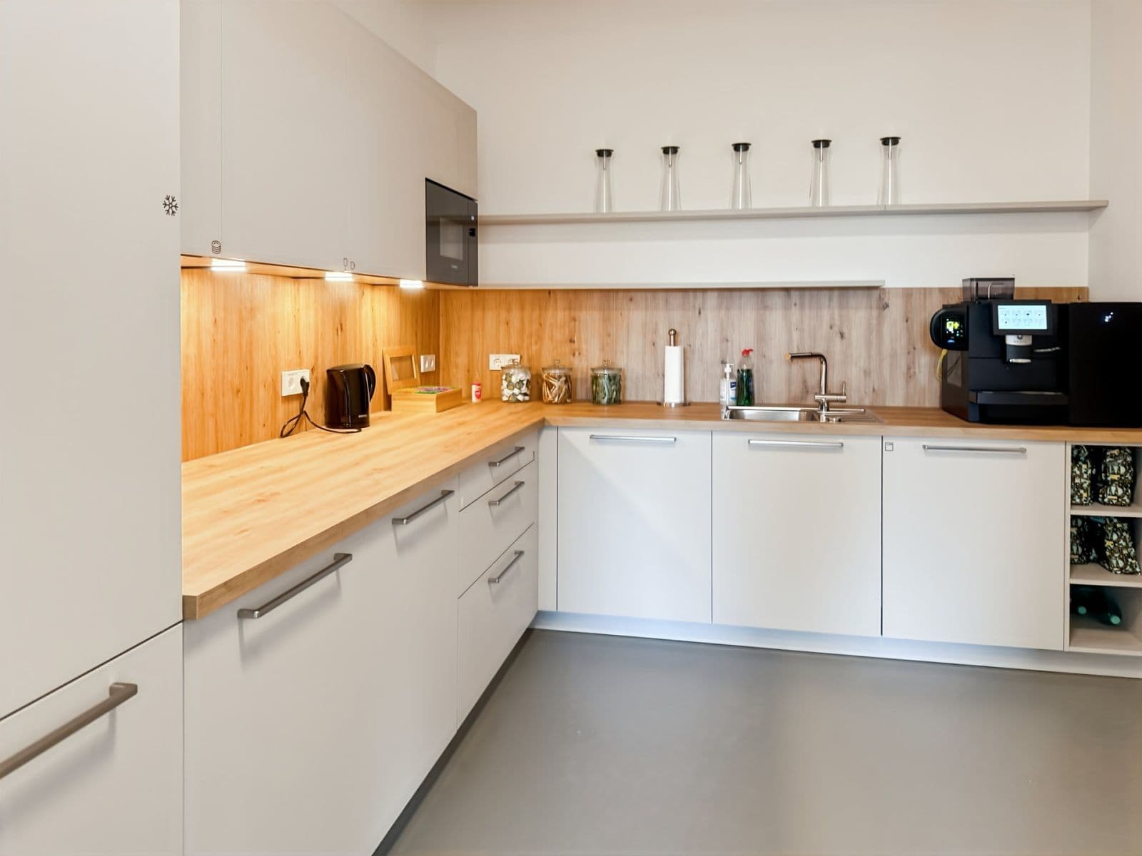 office to rent, 600 m², Friedrich-Henning-Straße 17, Metzingen, Baden-Württemberg office to rent, 600 m², Friedrich-Henning-Straße 17, Metzingen, Baden-Württemberg