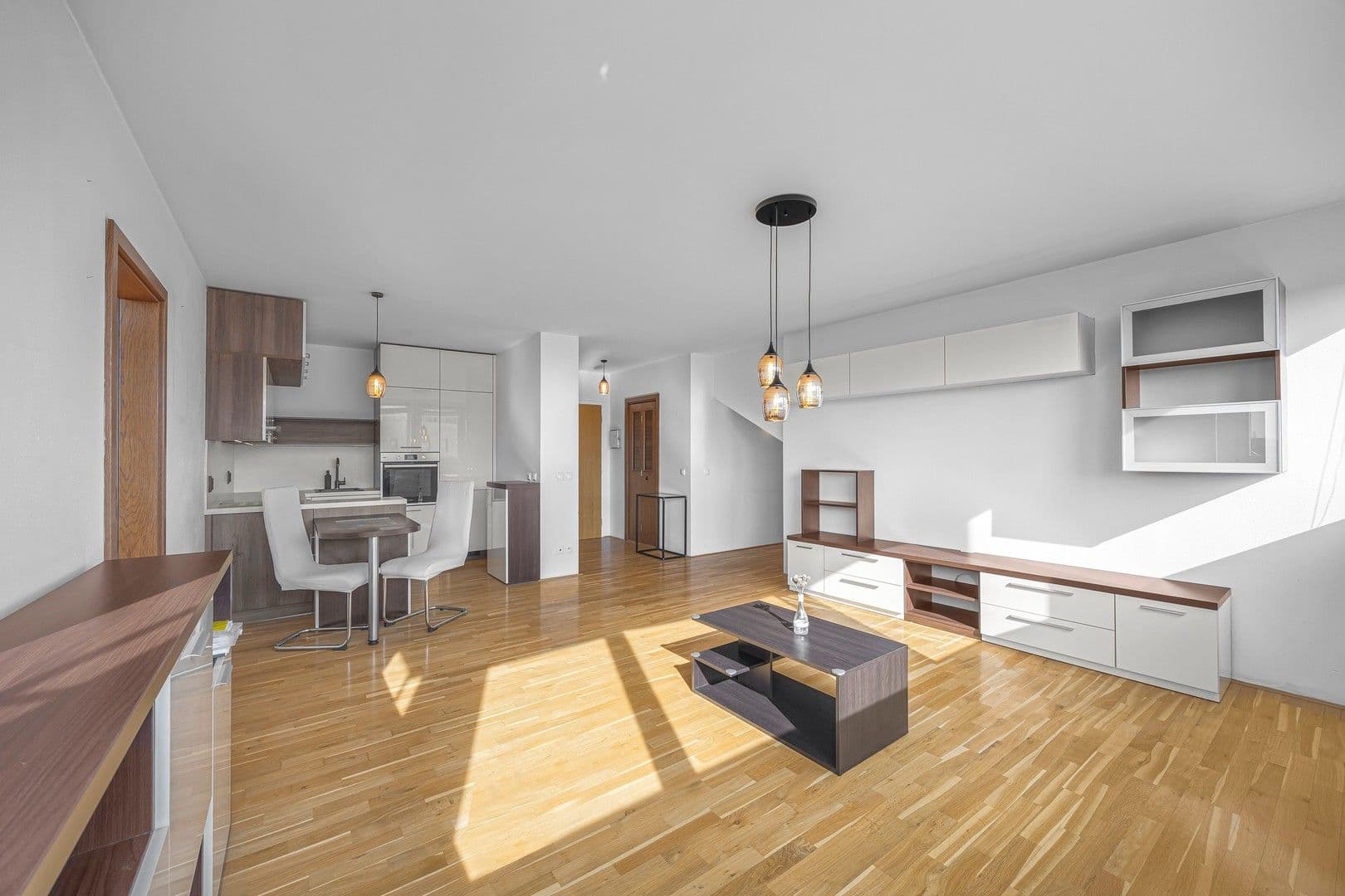 1 bedroom with open-plan kitchen flat to rent, 54 m², Rotavská, Prague, Prague 1 bedroom with open-plan kitchen flat to rent, 54 m², Rotavská, Prague, Prague