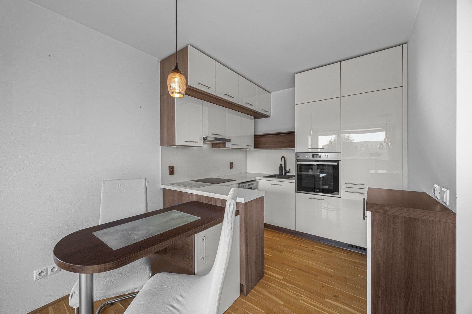 1 bedroom with open-plan kitchen flat to rent, 54 m², Rotavská, Prague, Prague 1 bedroom with open-plan kitchen flat to rent, 54 m², Rotavská, Prague, Prague