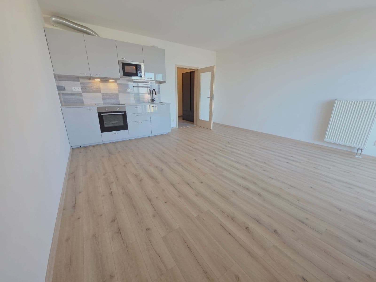 Studio flat to rent, 33 m², Jaroslava Holečka, Kladno, Středočeský Region Studio flat to rent, 33 m², Jaroslava Holečka, Kladno, Středočeský Region