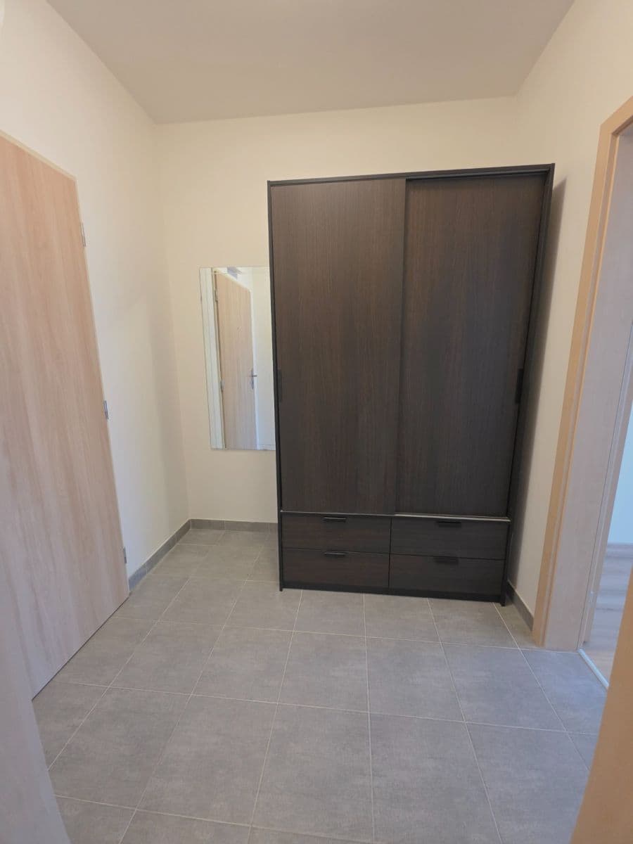 Studio flat to rent, 33 m², Jaroslava Holečka, Kladno, Středočeský Region Studio flat to rent, 33 m², Jaroslava Holečka, Kladno, Středočeský Region