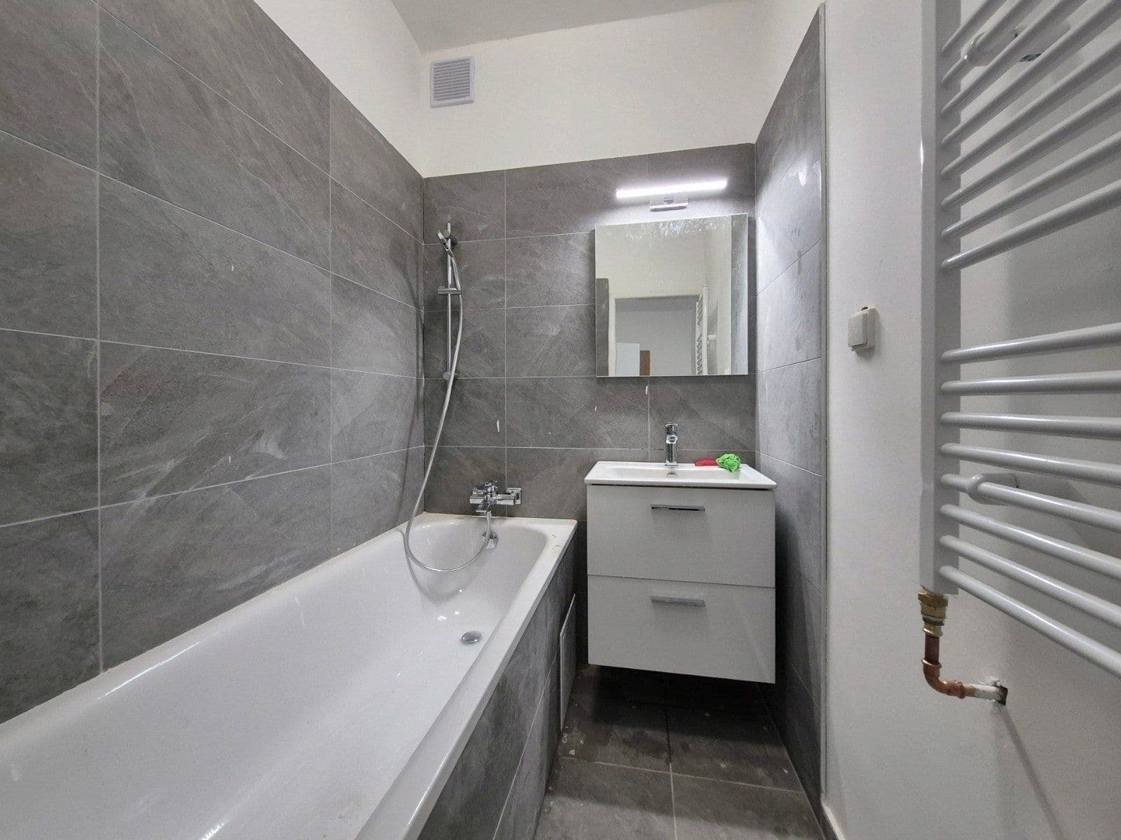 3 bedroom with open-plan kitchen flat to rent, 80 m², Hlavní třída, Havířov, Moravskoslezský Region 3 bedroom with open-plan kitchen flat to rent, 80 m², Hlavní třída, Havířov, Moravskoslezský Region