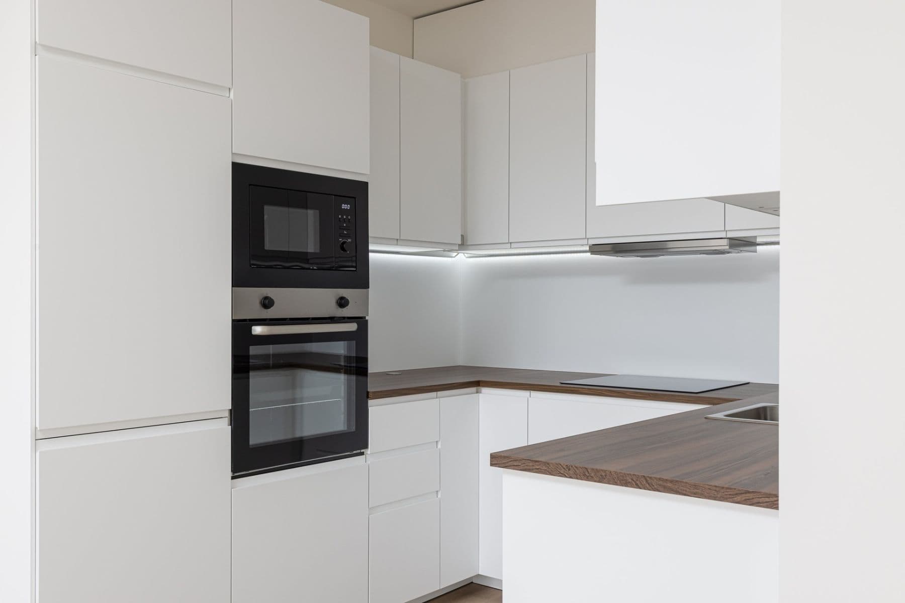 1 bedroom with open-plan kitchen flat to rent, 52 m², Waltariho, Prague, Prague 1 bedroom with open-plan kitchen flat to rent, 52 m², Waltariho, Prague, Prague