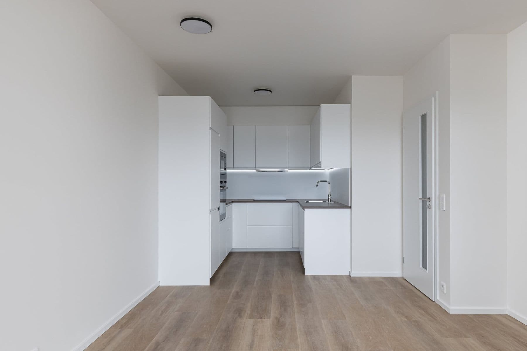 1 bedroom with open-plan kitchen flat to rent, 52 m², Waltariho, Prague, Prague 1 bedroom with open-plan kitchen flat to rent, 52 m², Waltariho, Prague, Prague