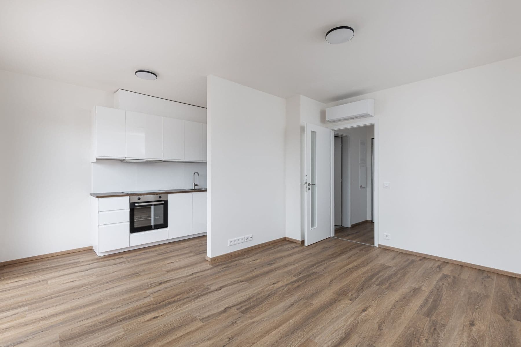 Studio flat to rent, 36 m², Waltariho, Prague, Prague Studio flat to rent, 36 m², Waltariho, Prague, Prague