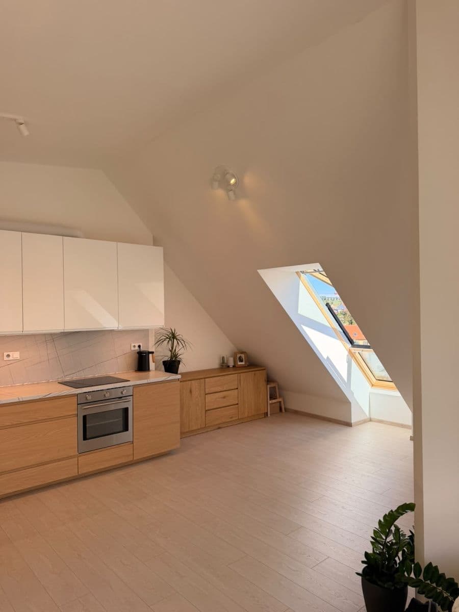 1 bedroom with open-plan kitchen flat to rent, 79 m², Cihlářská, Hostivice, Středočeský Region 1 bedroom with open-plan kitchen flat to rent, 79 m², Cihlářská, Hostivice, Středočeský Region
