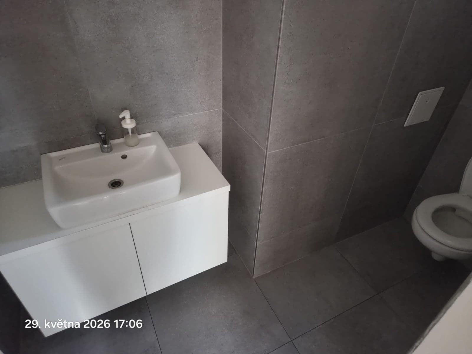 6 bedroom with open-plan kitchen flat to rent, 167 m², Purkyňova, Ostrava, Moravskoslezský Region 6 bedroom with open-plan kitchen flat to rent, 167 m², Purkyňova, Ostrava, Moravskoslezský Region