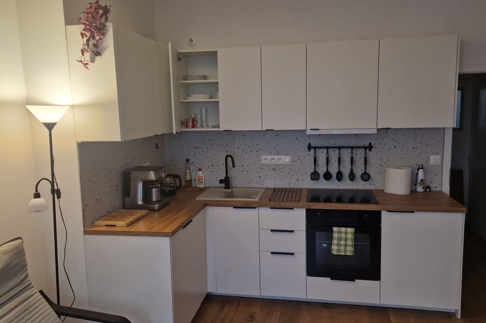Studio flat to rent, 32 m², Petrohradská, Prague, Prague Studio flat to rent, 32 m², Petrohradská, Prague, Prague