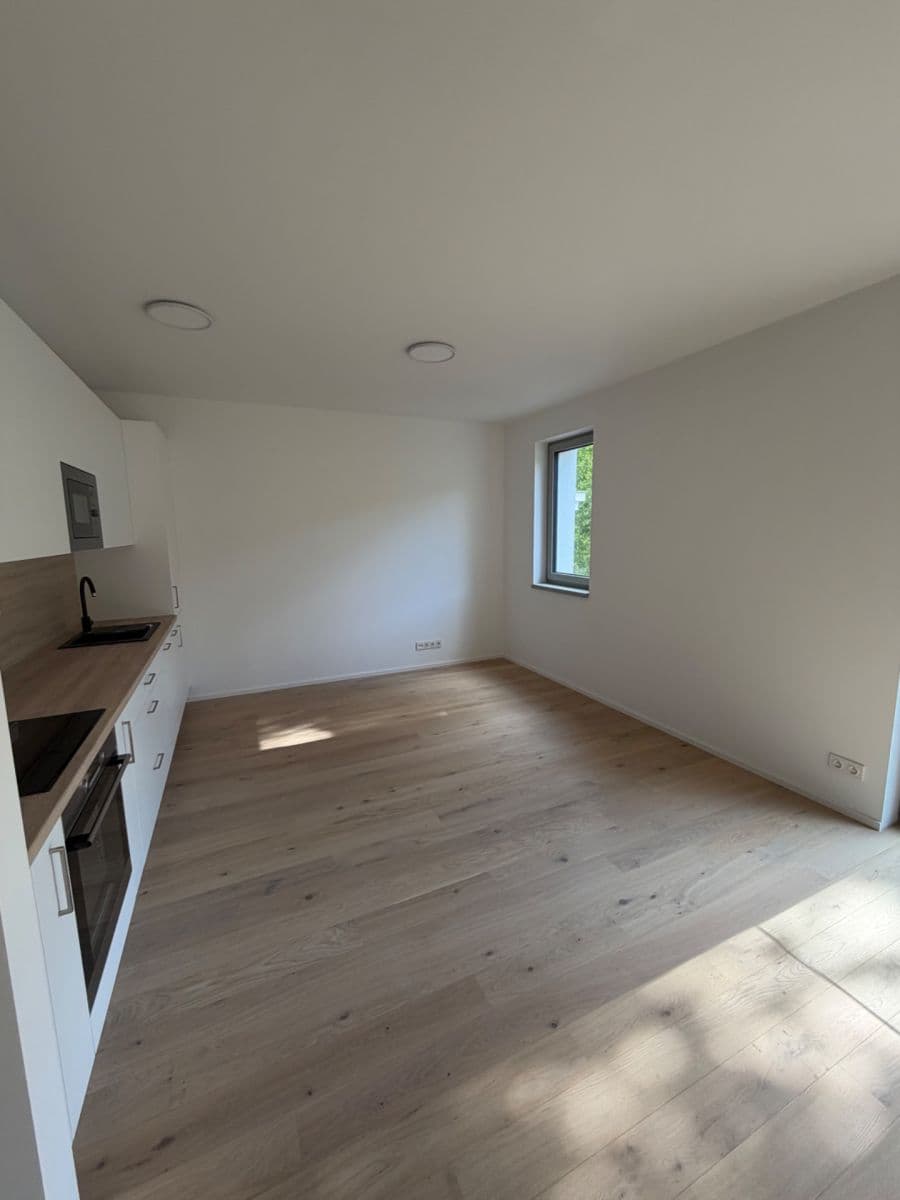 Studio flat to rent, 36 m², Mezitraťová, Prague, Prague Studio flat to rent, 36 m², Mezitraťová, Prague, Prague