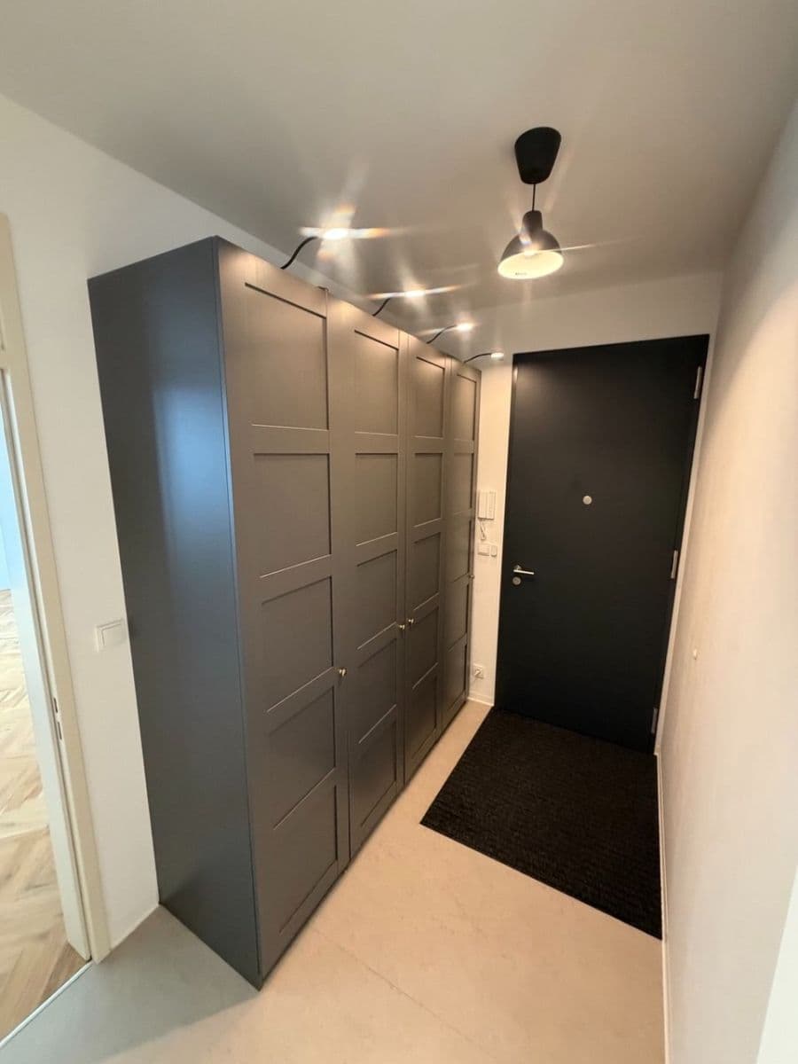 2 bedroom with open-plan kitchen flat to rent, 73 m², Pod Jalovým dvorem, Prague, Prague 2 bedroom with open-plan kitchen flat to rent, 73 m², Pod Jalovým dvorem, Prague, Prague