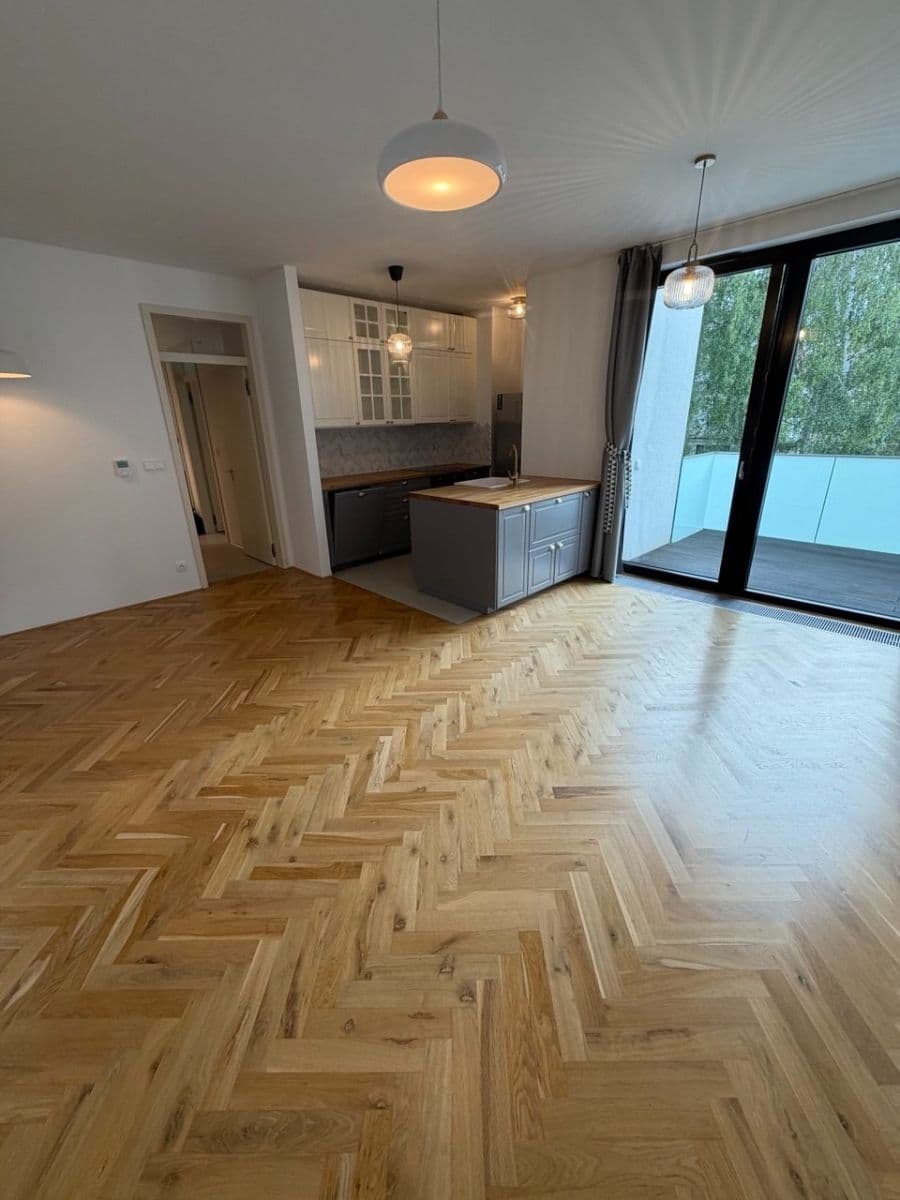 2 bedroom with open-plan kitchen flat to rent, 73 m², Pod Jalovým dvorem, Prague, Prague 2 bedroom with open-plan kitchen flat to rent, 73 m², Pod Jalovým dvorem, Prague, Prague