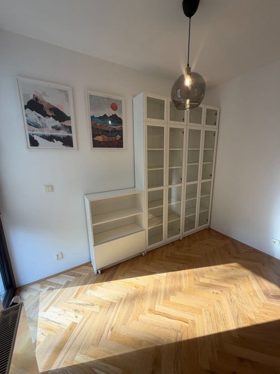 2 bedroom with open-plan kitchen flat to rent, 73 m², Pod Jalovým dvorem, Prague, Prague 2 bedroom with open-plan kitchen flat to rent, 73 m², Pod Jalovým dvorem, Prague, Prague