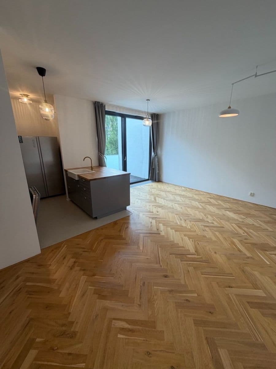 2 bedroom with open-plan kitchen flat to rent, 73 m², Pod Jalovým dvorem, Prague, Prague 2 bedroom with open-plan kitchen flat to rent, 73 m², Pod Jalovým dvorem, Prague, Prague