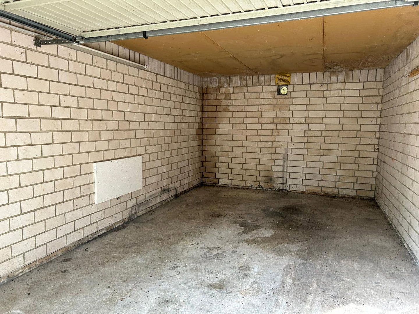 garage to rent, 23 m², Steinheim, North Rhine-Westphalia garage to rent, 23 m², Steinheim, North Rhine-Westphalia