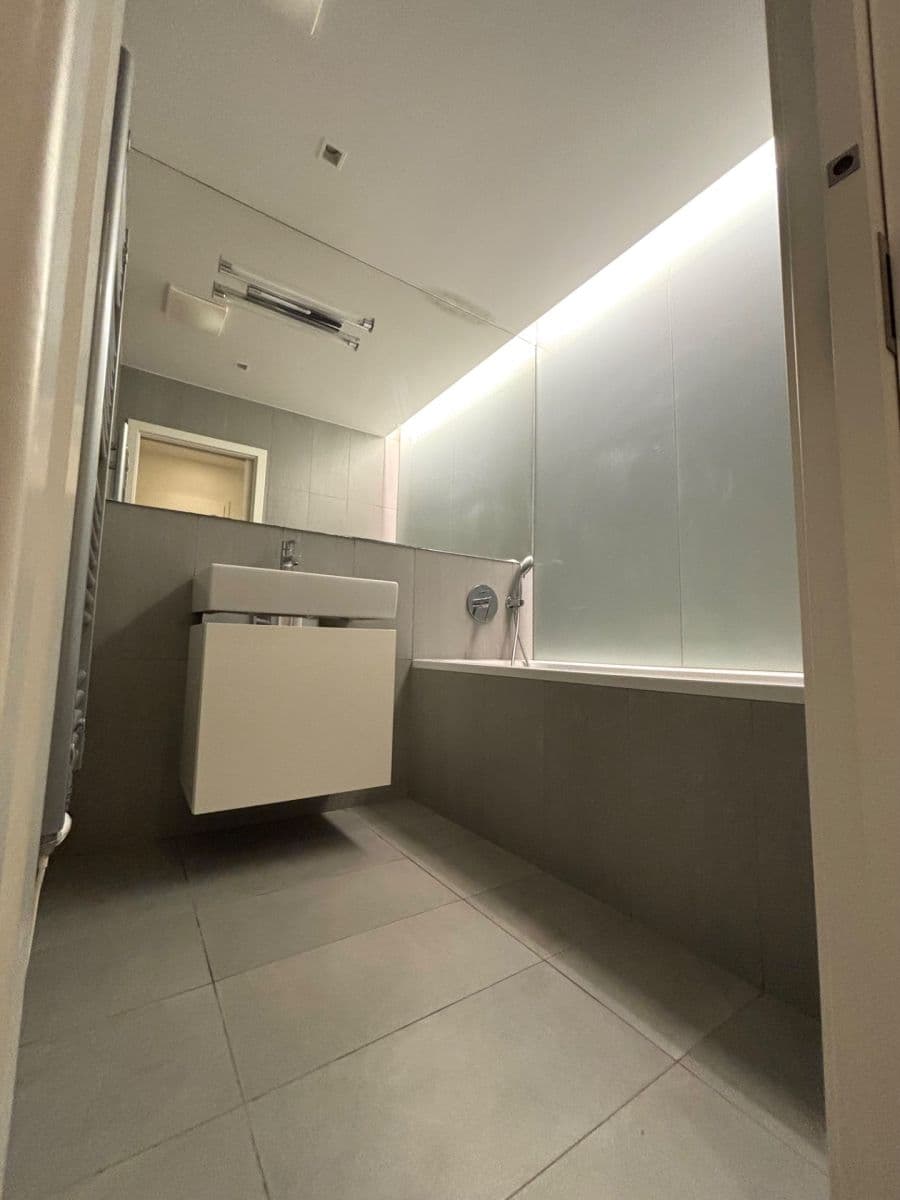 1 bedroom with open-plan kitchen flat to rent, 53 m², Archangelská, Prague, Prague 1 bedroom with open-plan kitchen flat to rent, 53 m², Archangelská, Prague, Prague
