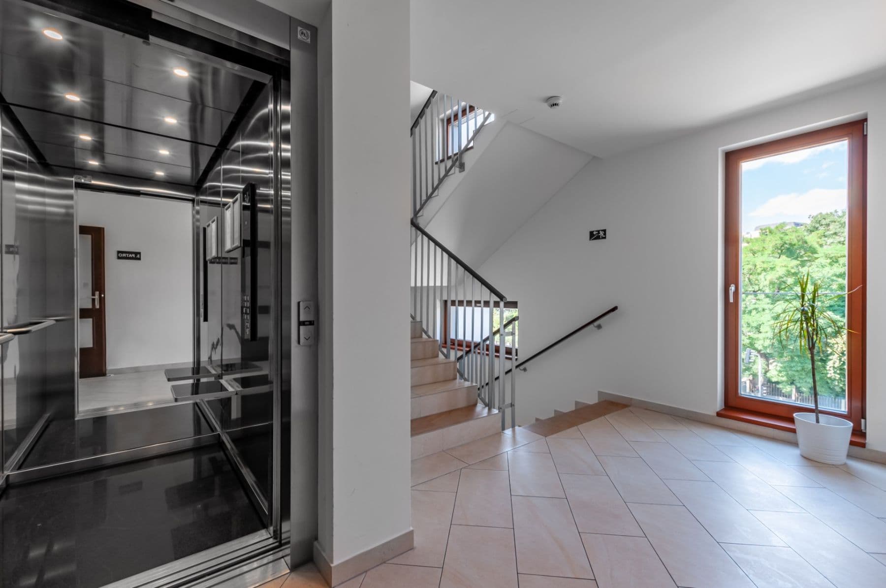 1 bedroom with open-plan kitchen flat to rent, 62 m², Patočkova, Prague, Prague 1 bedroom with open-plan kitchen flat to rent, 62 m², Patočkova, Prague, Prague