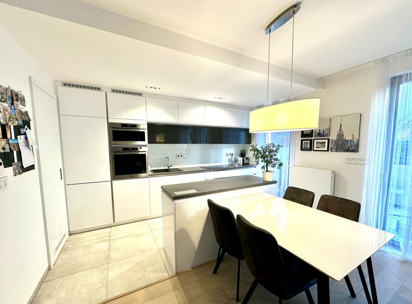 2 bedroom with open-plan kitchen flat for sale, 97 m², Nesvadbova, Prague, Prague 2 bedroom with open-plan kitchen flat for sale, 97 m², Nesvadbova, Prague, Prague