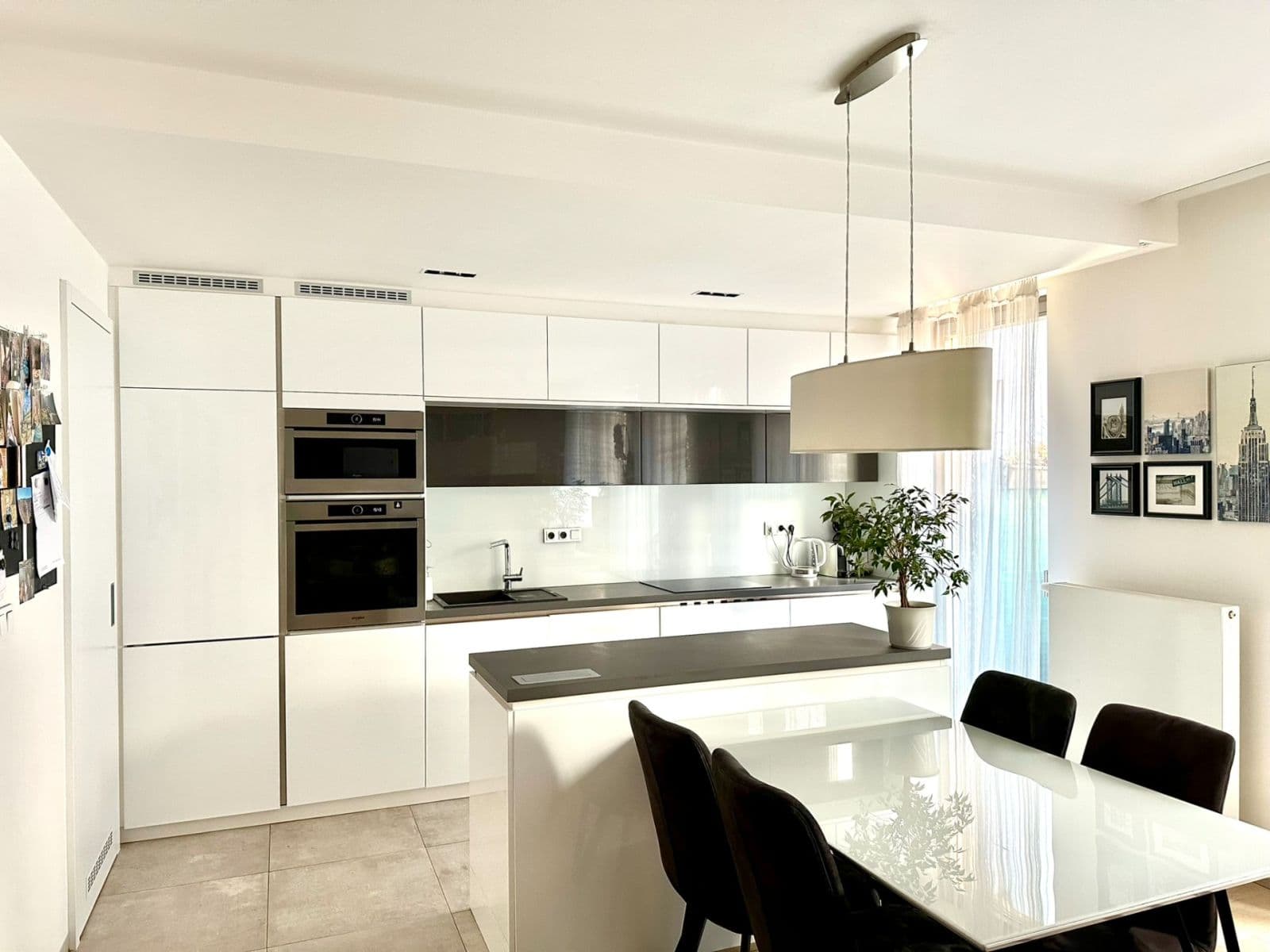 2 bedroom with open-plan kitchen flat for sale, 97 m², Nesvadbova, Prague, Prague 2 bedroom with open-plan kitchen flat for sale, 97 m², Nesvadbova, Prague, Prague