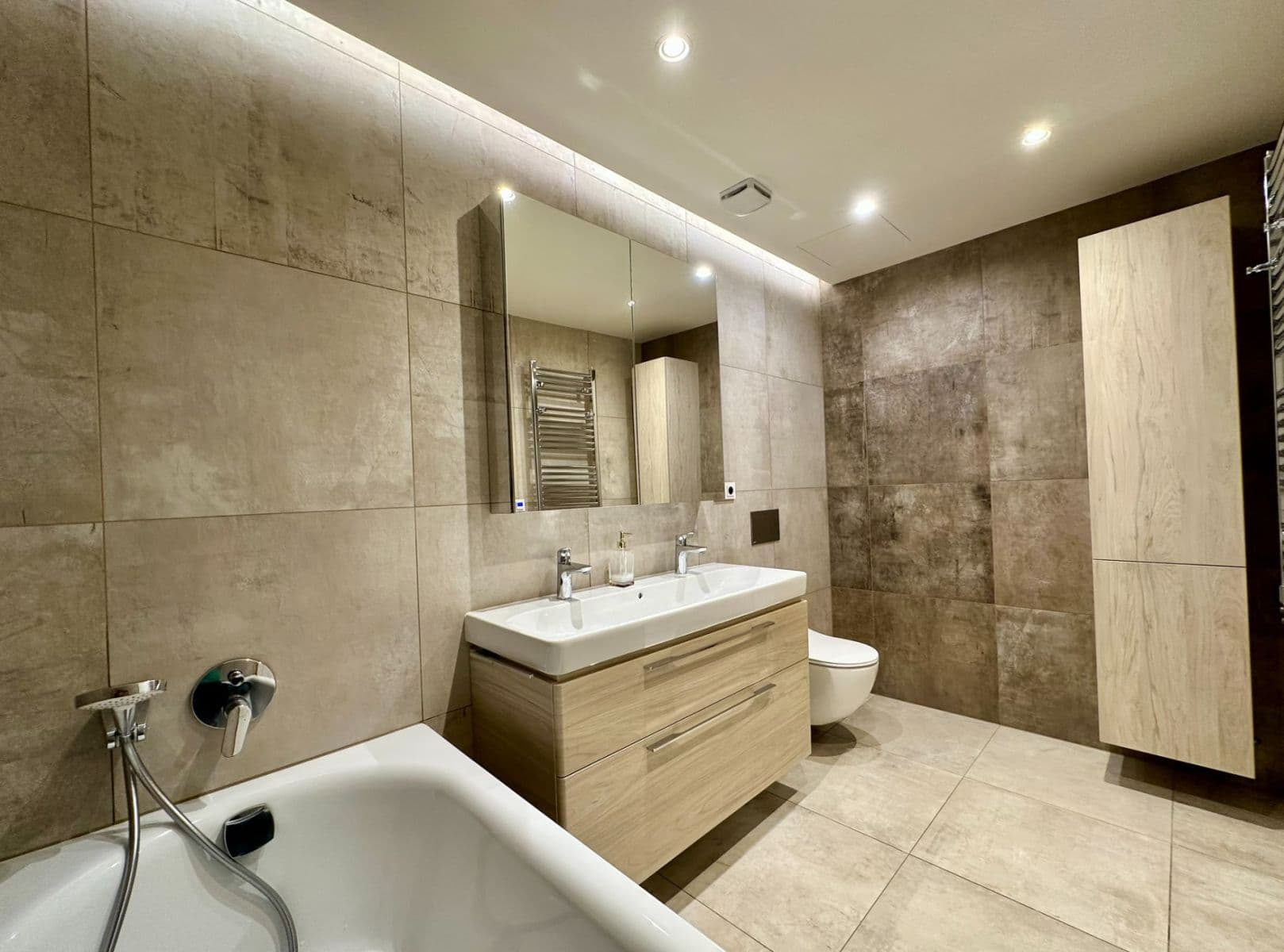 2 bedroom with open-plan kitchen flat for sale, 97 m², Nesvadbova, Prague, Prague 2 bedroom with open-plan kitchen flat for sale, 97 m², Nesvadbova, Prague, Prague