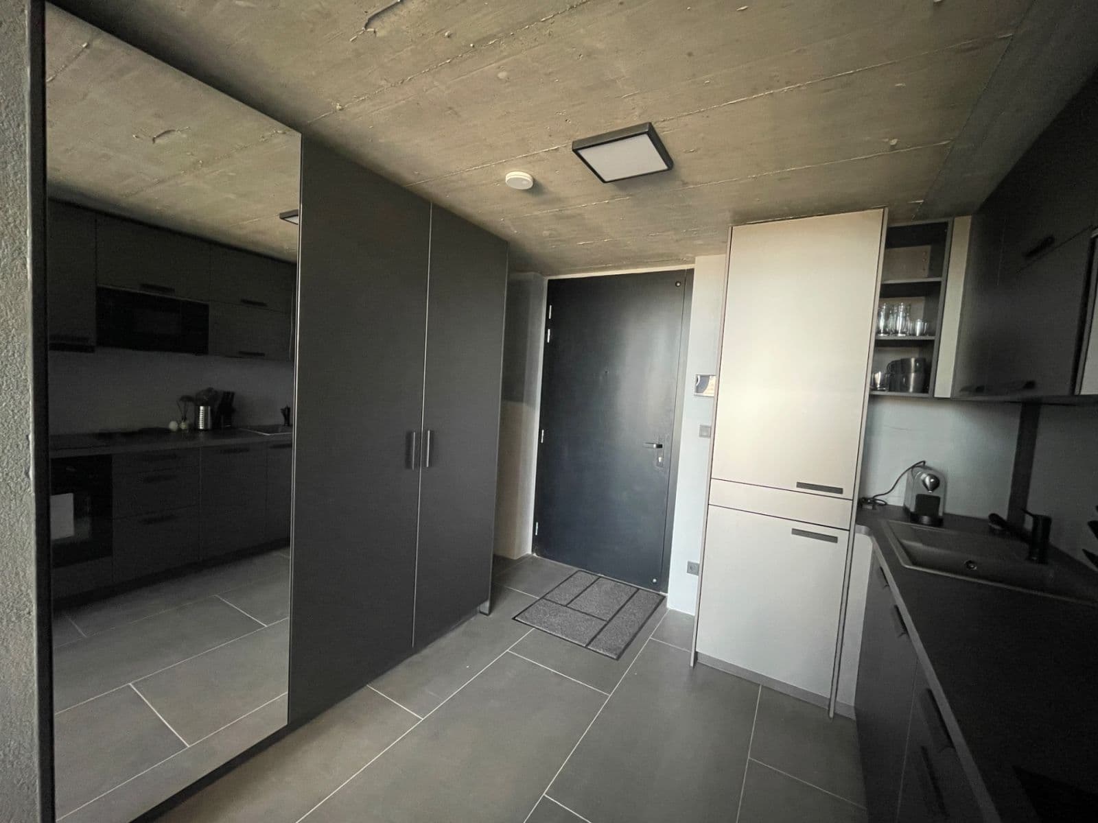 1 bedroom with open-plan kitchen flat to rent, 64 m², Československého exilu, Prague, Prague 1 bedroom with open-plan kitchen flat to rent, 64 m², Československého exilu, Prague, Prague