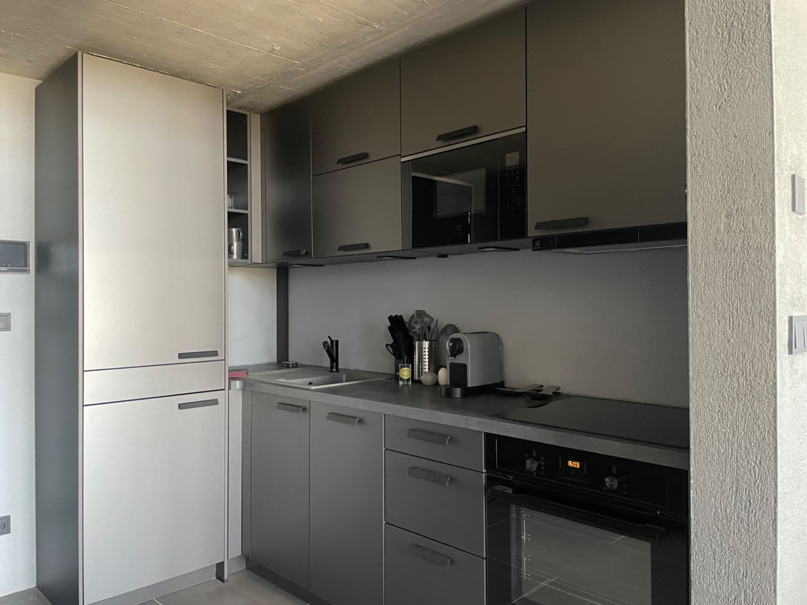 1 bedroom with open-plan kitchen flat to rent, 64 m², Československého exilu, Prague, Prague 1 bedroom with open-plan kitchen flat to rent, 64 m², Československého exilu, Prague, Prague