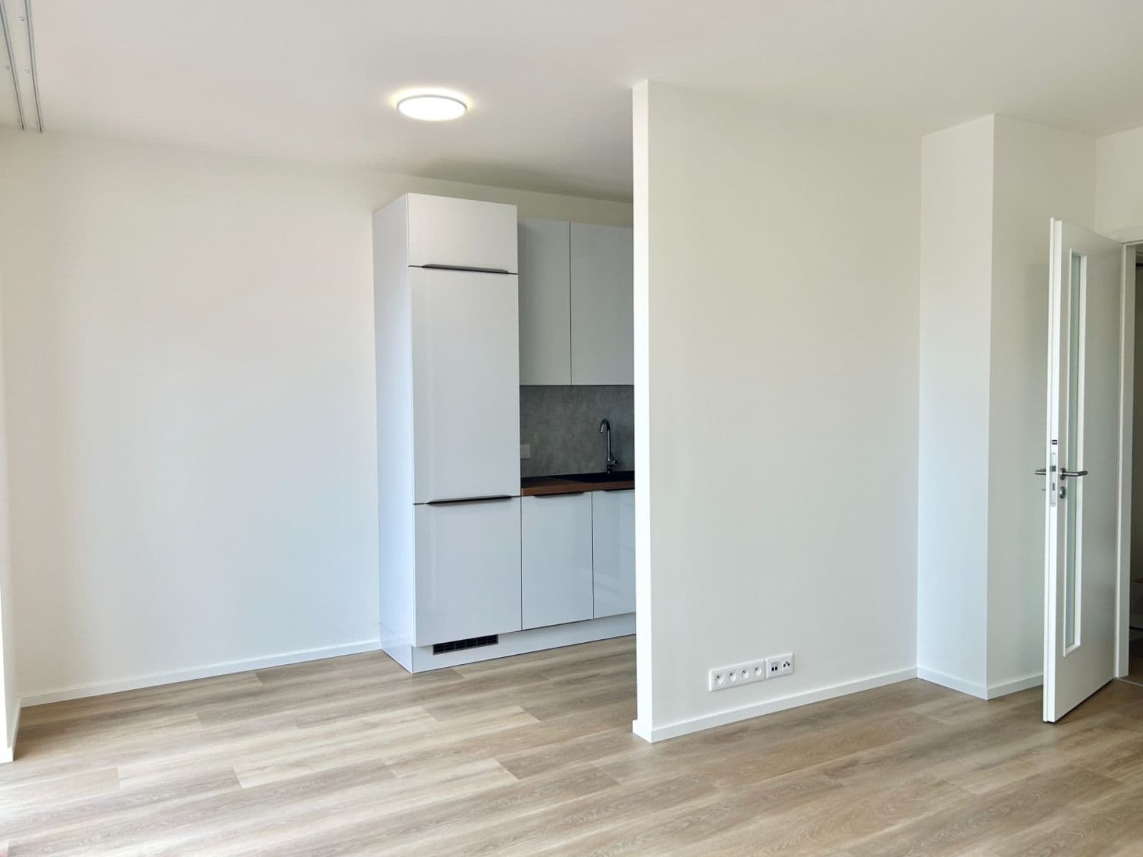 Studio flat to rent, 36 m², Waltariho, Prague, Prague Studio flat to rent, 36 m², Waltariho, Prague, Prague