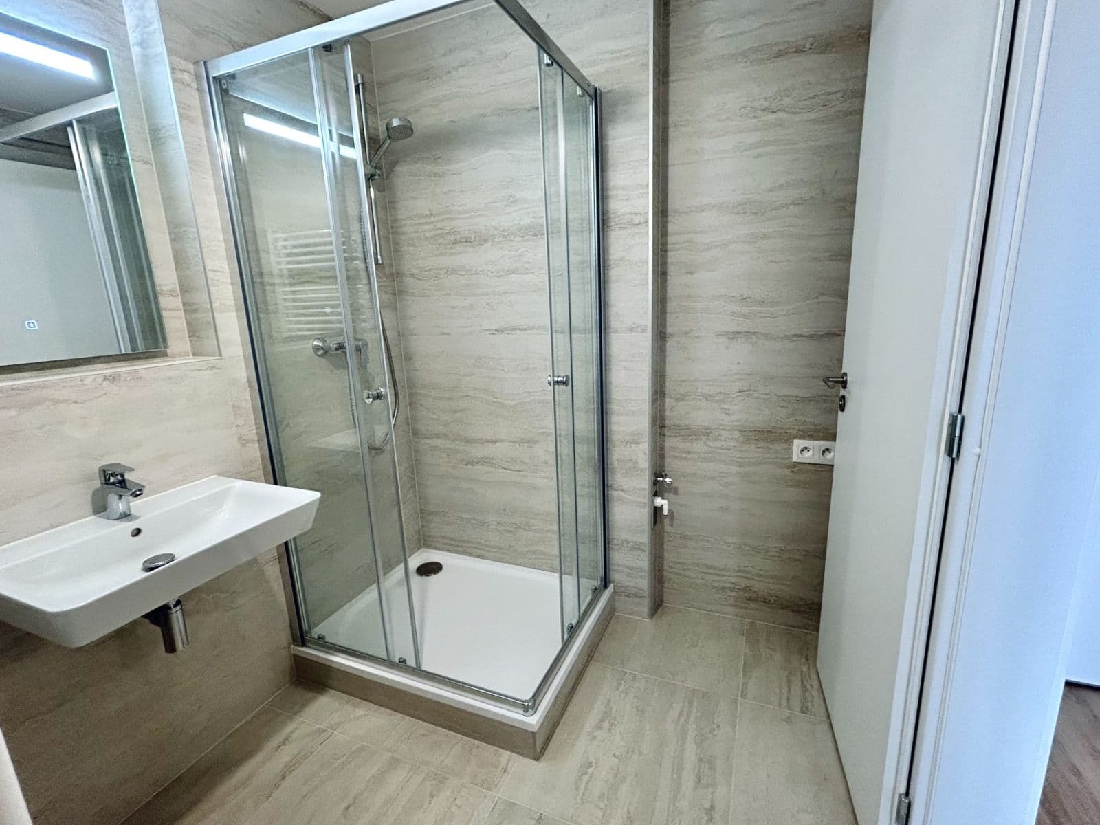 Studio flat to rent, 36 m², Waltariho, Prague, Prague Studio flat to rent, 36 m², Waltariho, Prague, Prague
