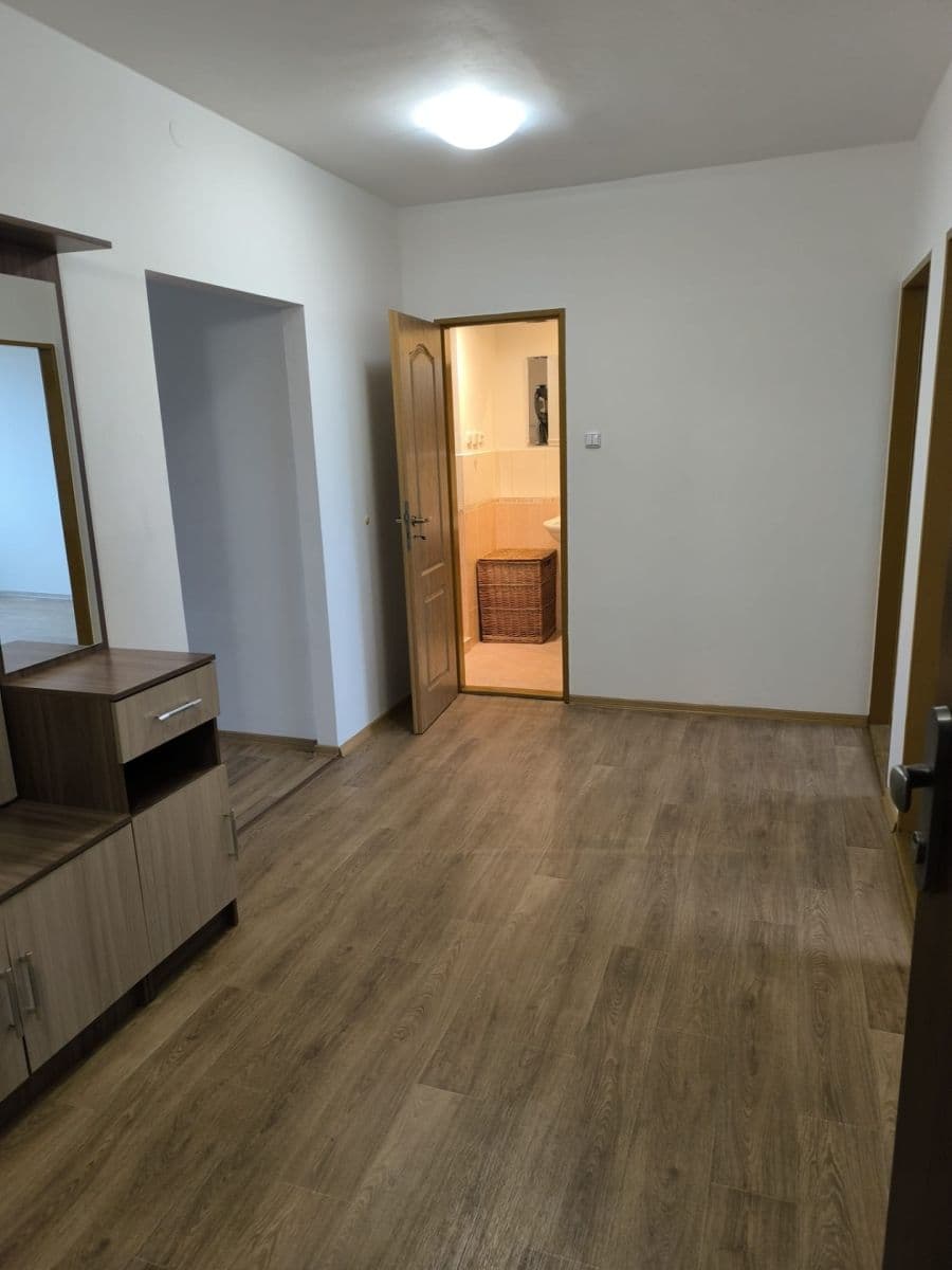 2 bedroom with open-plan kitchen flat to rent, 67 m², Obchodní, Štětí, Ústecký Region 2 bedroom with open-plan kitchen flat to rent, 67 m², Obchodní, Štětí, Ústecký Region