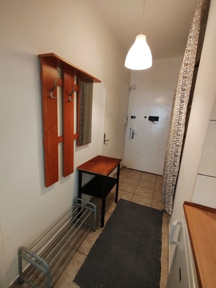 Studio flat to rent, 29 m², Baranova, Prague, Prague Studio flat to rent, 29 m², Baranova, Prague, Prague