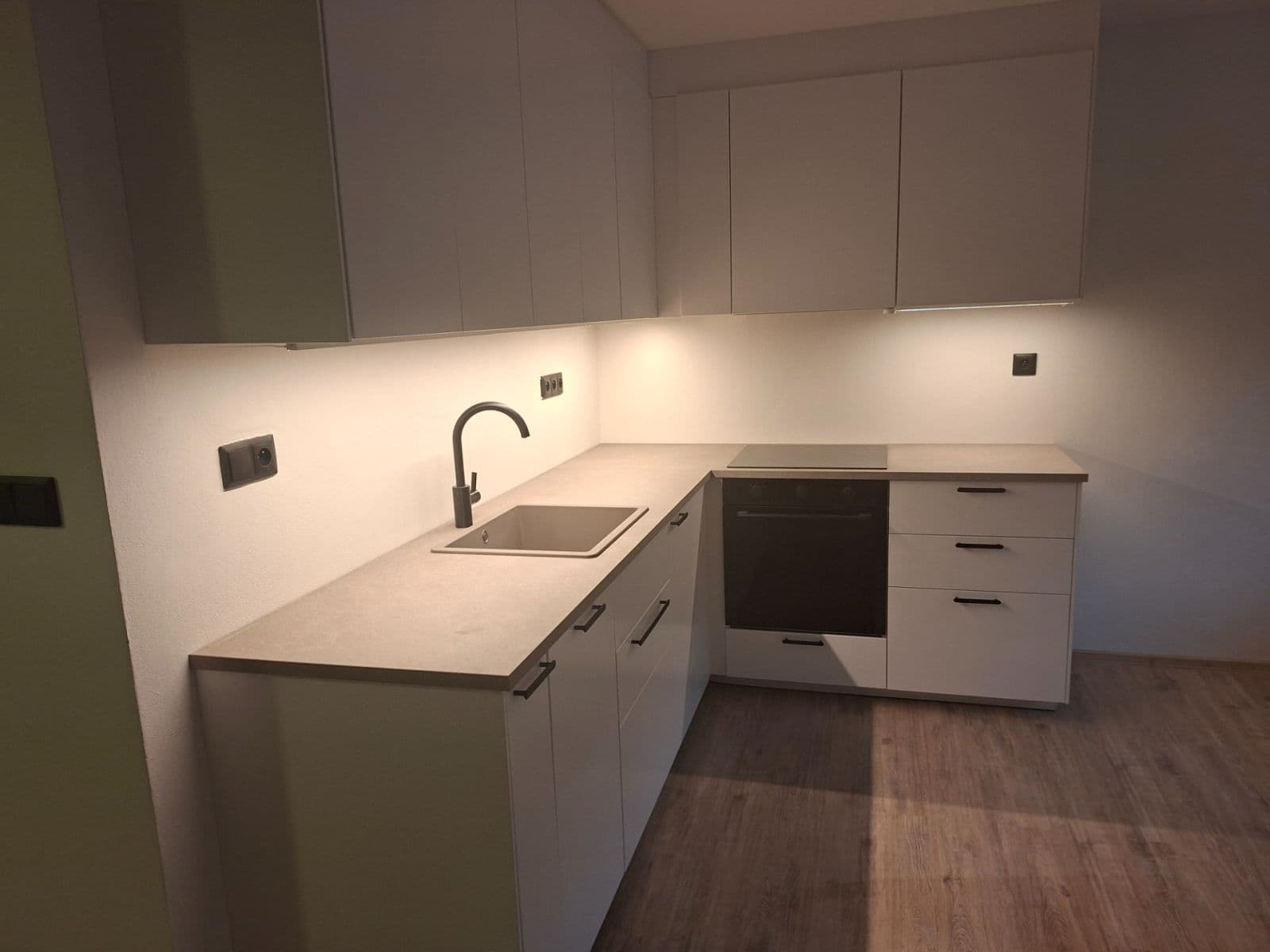 2 bedroom with open-plan kitchen flat for sale, 60 m², Veltruská, Prague, Prague 2 bedroom with open-plan kitchen flat for sale, 60 m², Veltruská, Prague, Prague