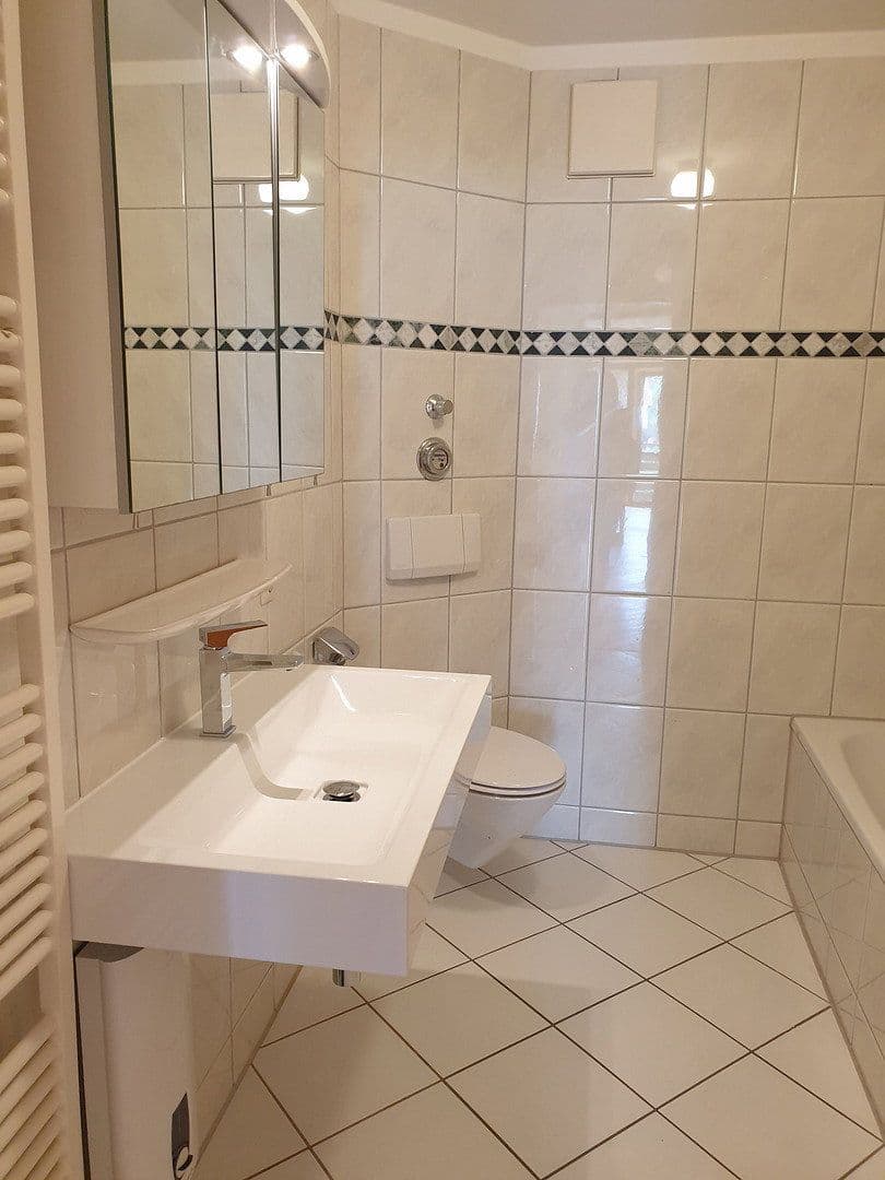2 bedroom with open-plan kitchen flat to rent, 115 m², Obertorstr. 7, Gerlingen, Baden-Württemberg 2 bedroom with open-plan kitchen flat to rent, 115 m², Obertorstr. 7, Gerlingen, Baden-Württemberg