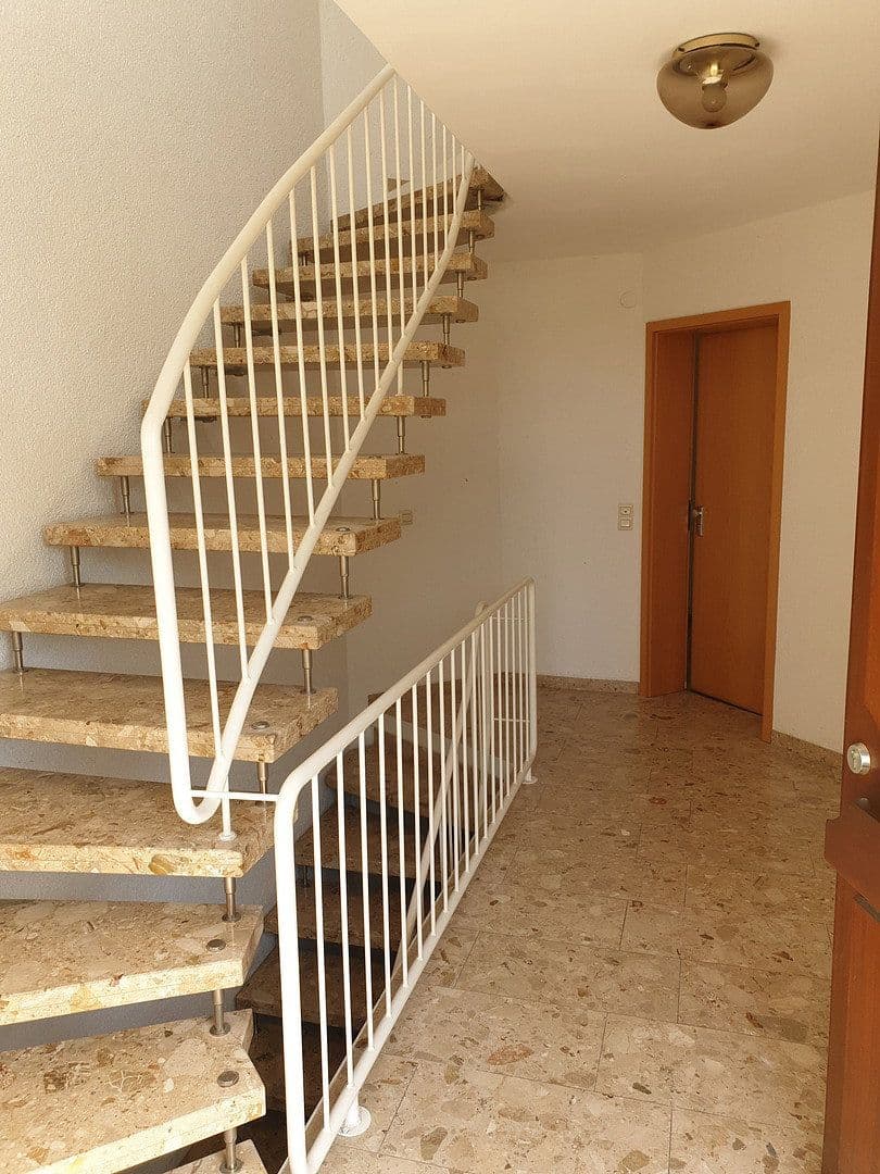 2 bedroom with open-plan kitchen flat to rent, 115 m², Obertorstr. 7, Gerlingen, Baden-Württemberg 2 bedroom with open-plan kitchen flat to rent, 115 m², Obertorstr. 7, Gerlingen, Baden-Württemberg