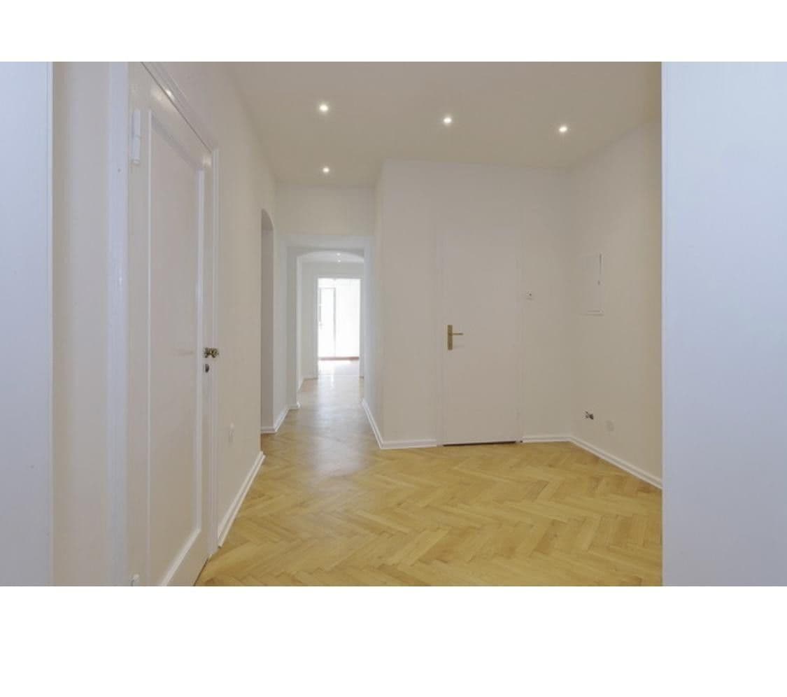 6 bedroom flat to rent, 196 m², Düsseldorf, North Rhine-Westphalia 6 bedroom flat to rent, 196 m², Düsseldorf, North Rhine-Westphalia