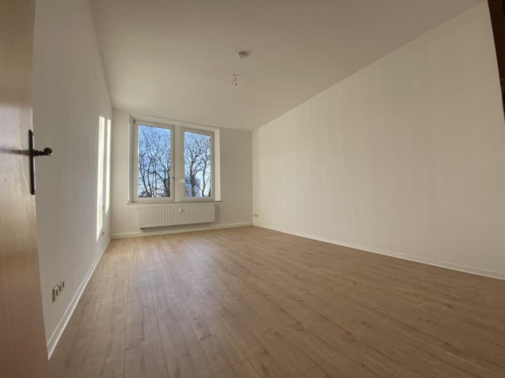 1 bedroom with open-plan kitchen flat to rent, 94 m², Hof, Bavaria 1 bedroom with open-plan kitchen flat to rent, 94 m², Hof, Bavaria