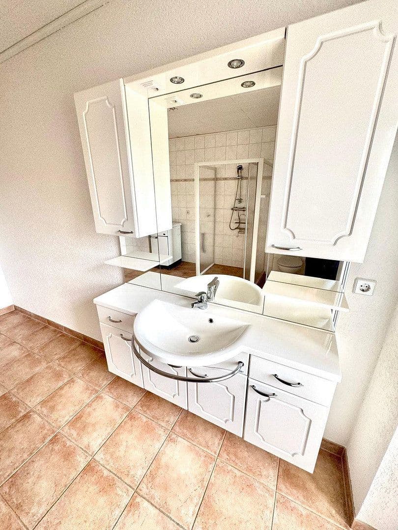 1 bedroom with open-plan kitchen flat to rent, 70 m², Schwarzenberger Str. 75, Aue-Bad Schlema, Saxony 1 bedroom with open-plan kitchen flat to rent, 70 m², Schwarzenberger Str. 75, Aue-Bad Schlema, Saxony