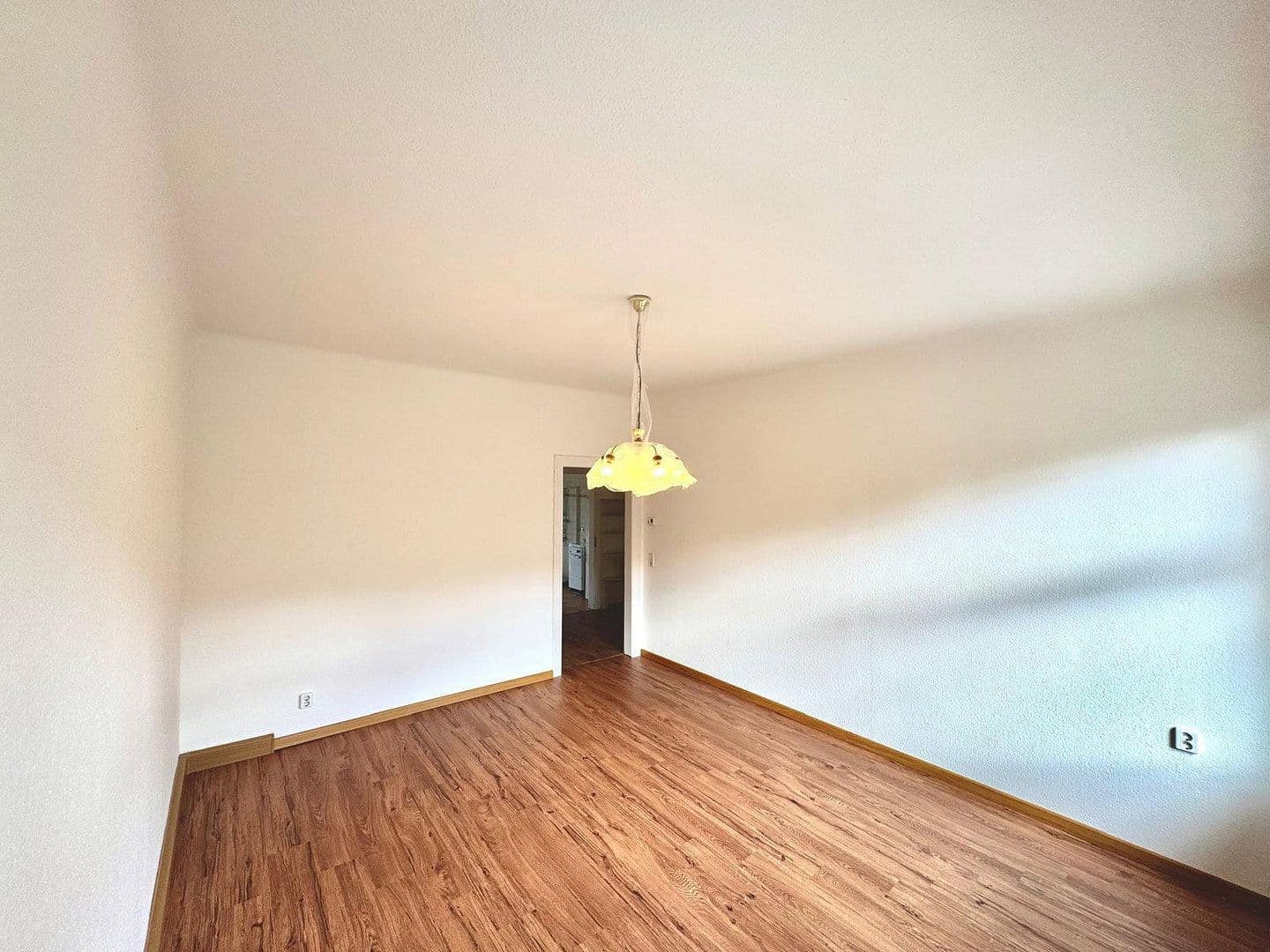 1 bedroom with open-plan kitchen flat to rent, 70 m², Schwarzenberger Str. 75, Aue-Bad Schlema, Saxony 1 bedroom with open-plan kitchen flat to rent, 70 m², Schwarzenberger Str. 75, Aue-Bad Schlema, Saxony