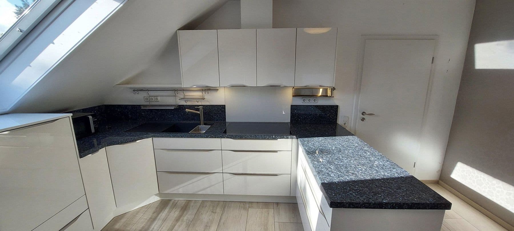 1 bedroom with open-plan kitchen flat to rent, 117 m², Ratingen, North Rhine-Westphalia 1 bedroom with open-plan kitchen flat to rent, 117 m², Ratingen, North Rhine-Westphalia