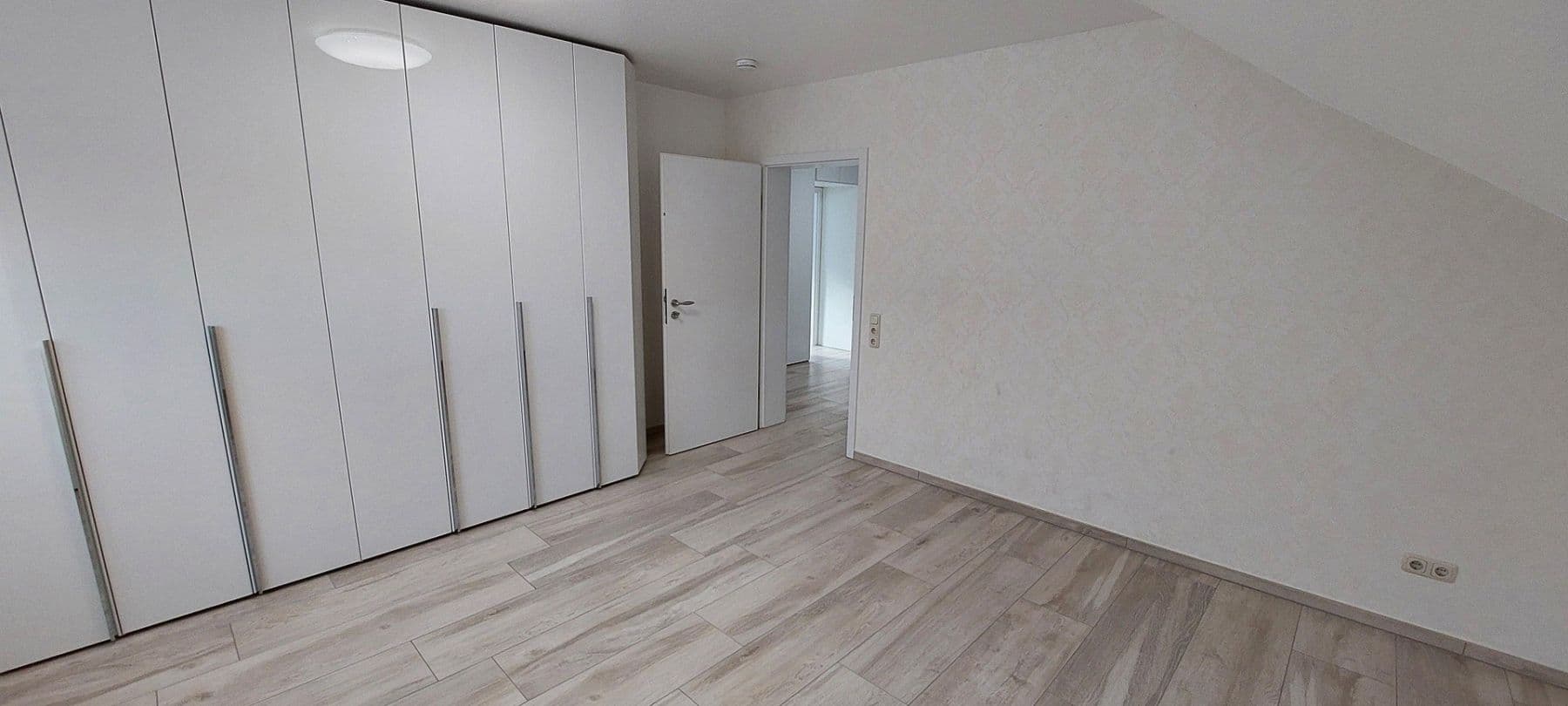 1 bedroom with open-plan kitchen flat to rent, 117 m², Ratingen, North Rhine-Westphalia 1 bedroom with open-plan kitchen flat to rent, 117 m², Ratingen, North Rhine-Westphalia