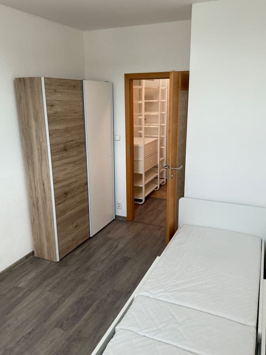 2 bedroom with open-plan kitchen flat to rent, 56 m², Na Horizontu, Králův Dvůr, Středočeský Region 2 bedroom with open-plan kitchen flat to rent, 56 m², Na Horizontu, Králův Dvůr, Středočeský Region