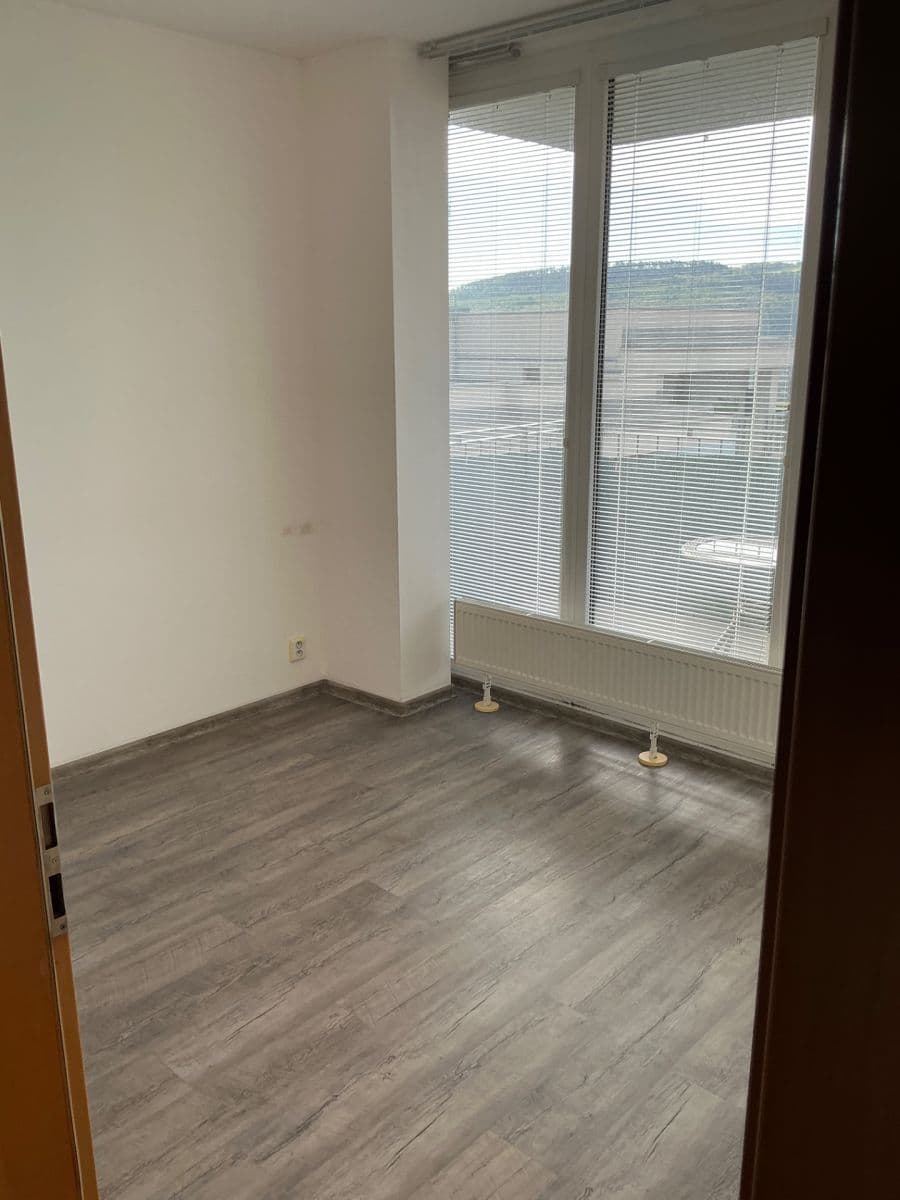 2 bedroom with open-plan kitchen flat to rent, 56 m², Na Horizontu, Králův Dvůr, Středočeský Region 2 bedroom with open-plan kitchen flat to rent, 56 m², Na Horizontu, Králův Dvůr, Středočeský Region