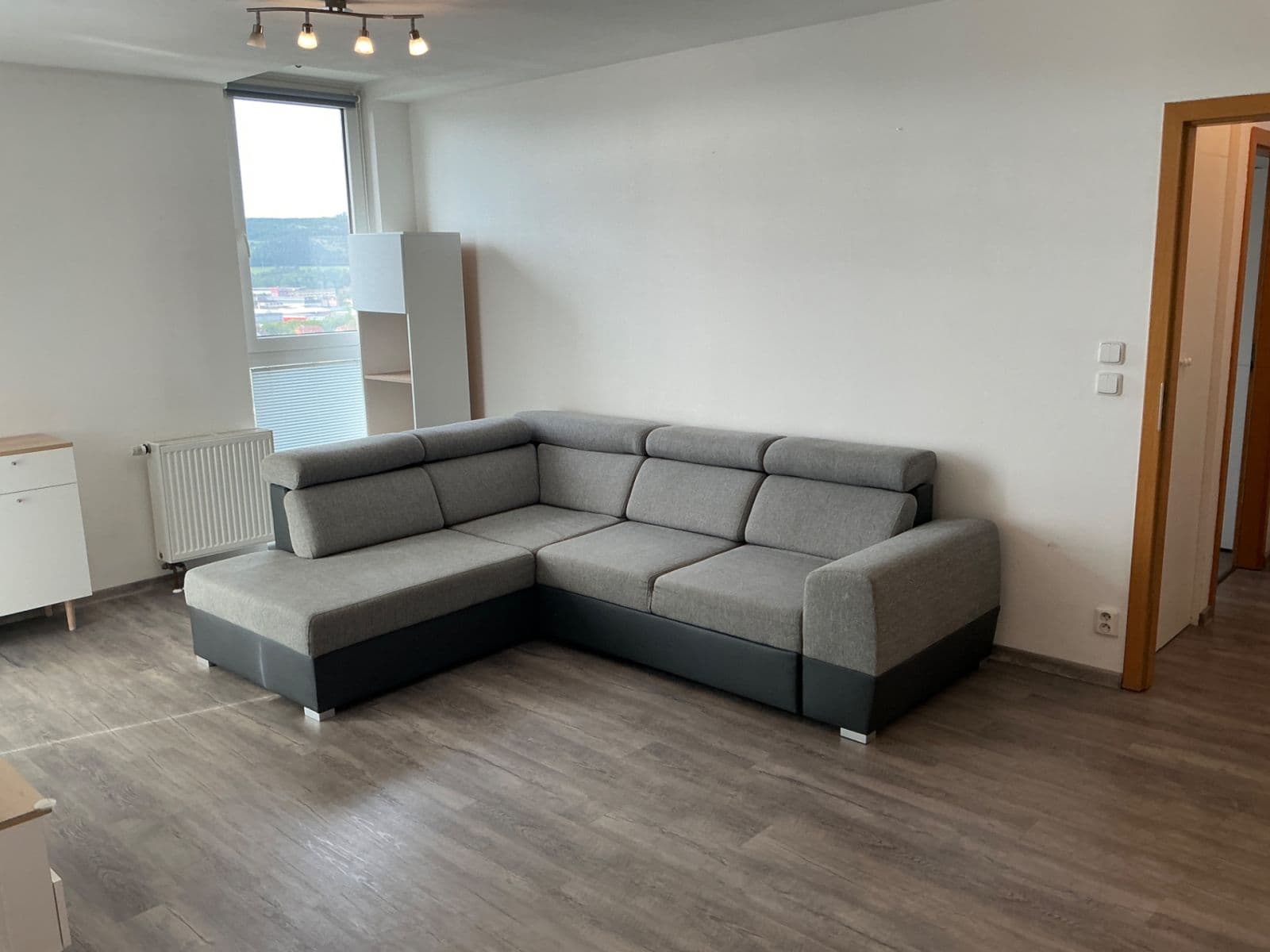 2 bedroom with open-plan kitchen flat to rent, 56 m², Na Horizontu, Králův Dvůr, Středočeský Region 2 bedroom with open-plan kitchen flat to rent, 56 m², Na Horizontu, Králův Dvůr, Středočeský Region