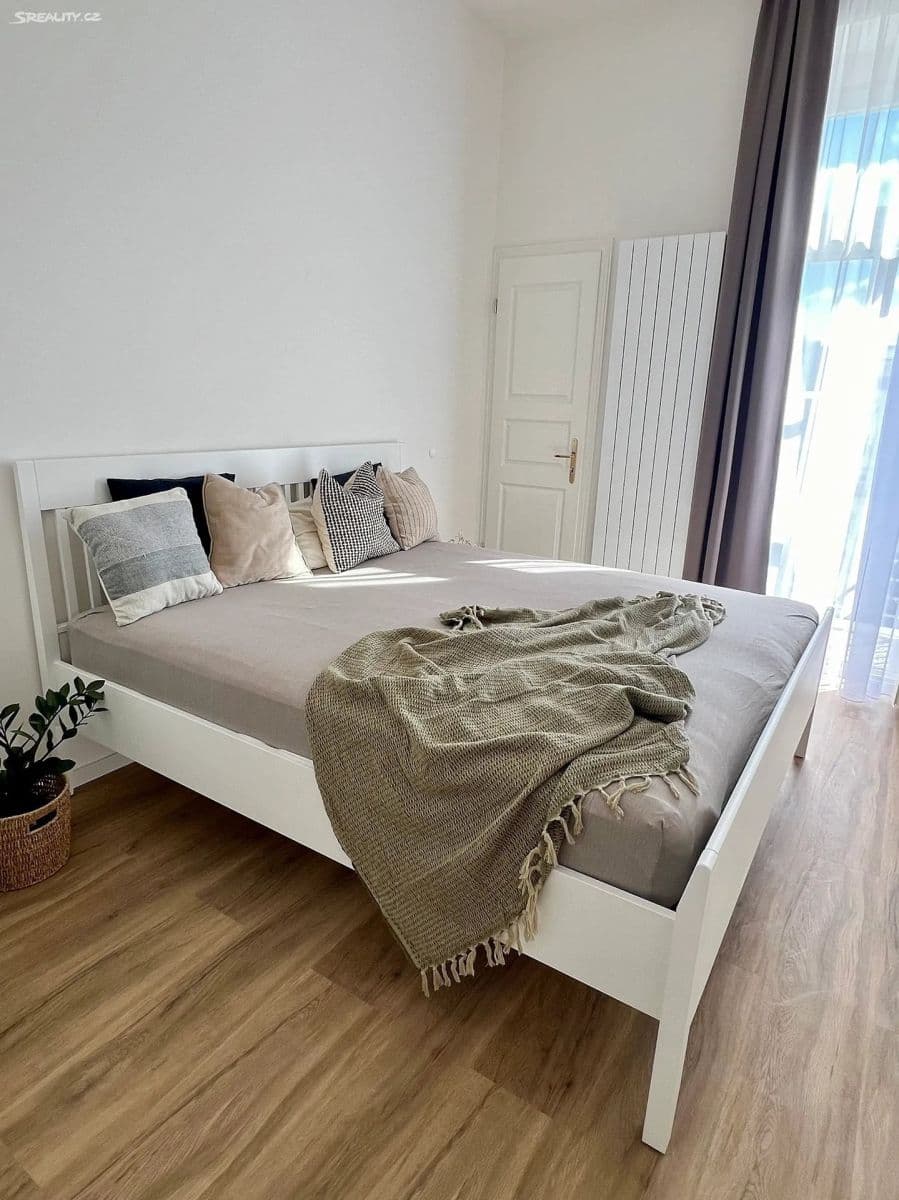 2 bedroom with open-plan kitchen flat to rent, 58 m², Sládkova, Prague, Prague 2 bedroom with open-plan kitchen flat to rent, 58 m², Sládkova, Prague, Prague