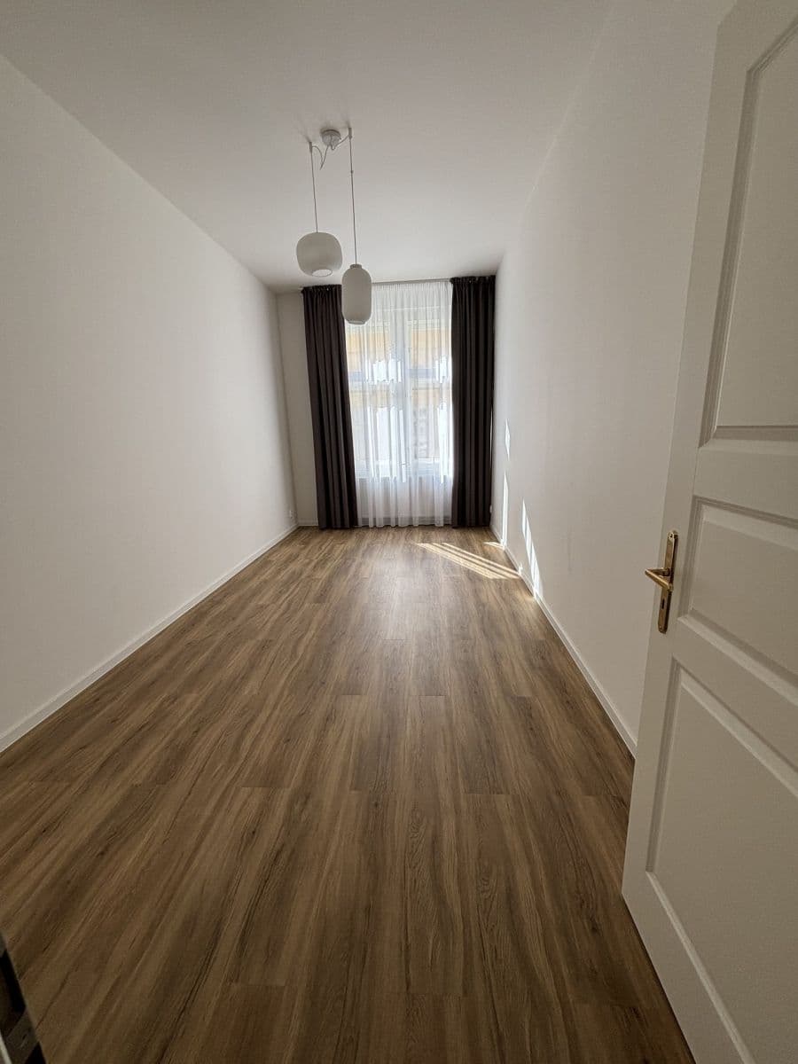 2 bedroom with open-plan kitchen flat to rent, 78 m², Sládkova, Prague, Prague 2 bedroom with open-plan kitchen flat to rent, 78 m², Sládkova, Prague, Prague
