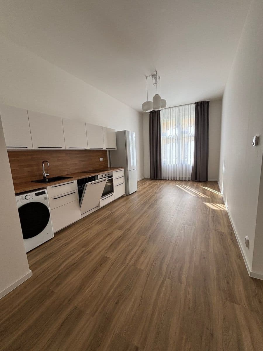 2 bedroom with open-plan kitchen flat to rent, 78 m², Sládkova, Prague, Prague 2 bedroom with open-plan kitchen flat to rent, 78 m², Sládkova, Prague, Prague