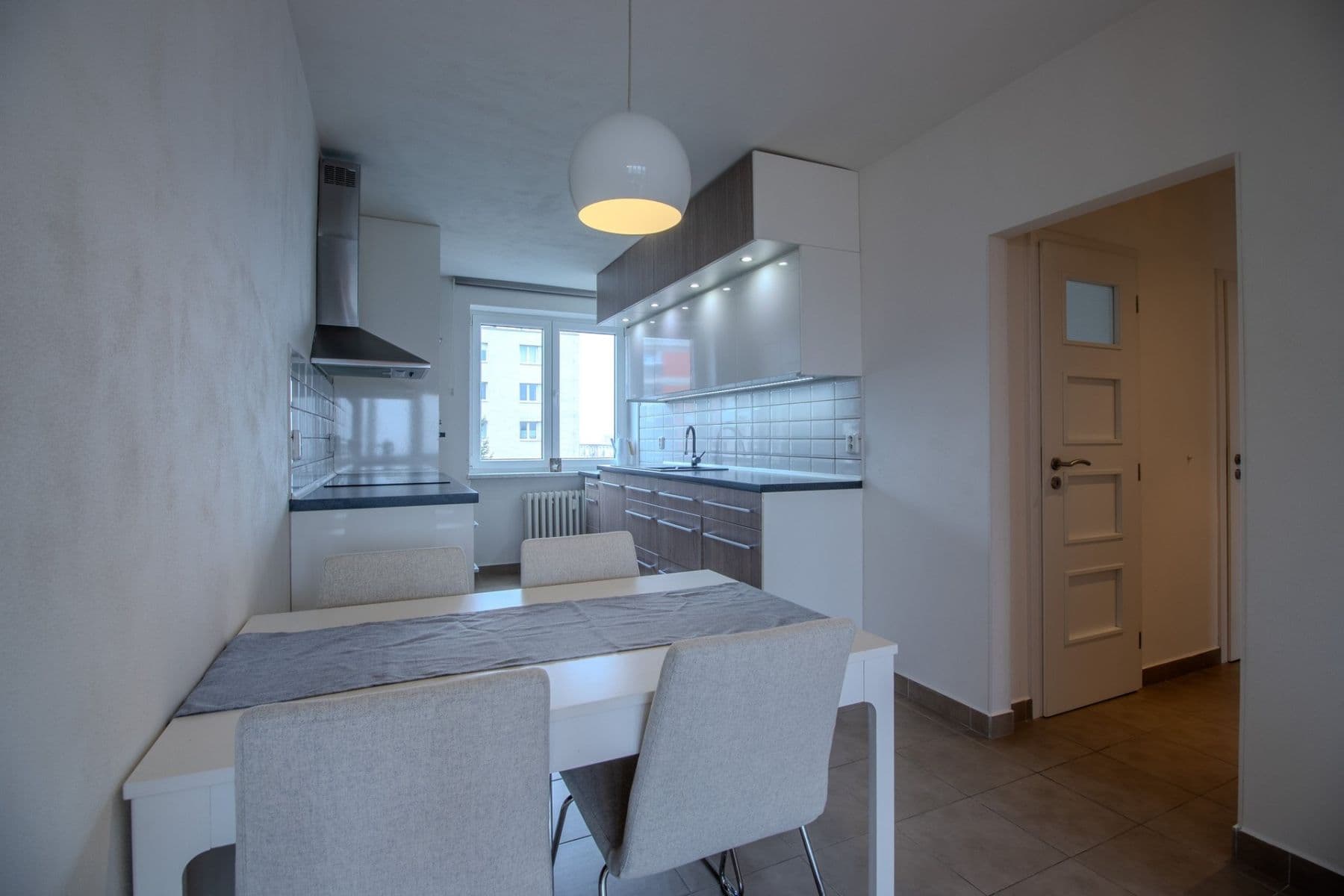 2 bedroom with open-plan kitchen flat to rent, 73 m², Měchenická, Prague, Prague 2 bedroom with open-plan kitchen flat to rent, 73 m², Měchenická, Prague, Prague