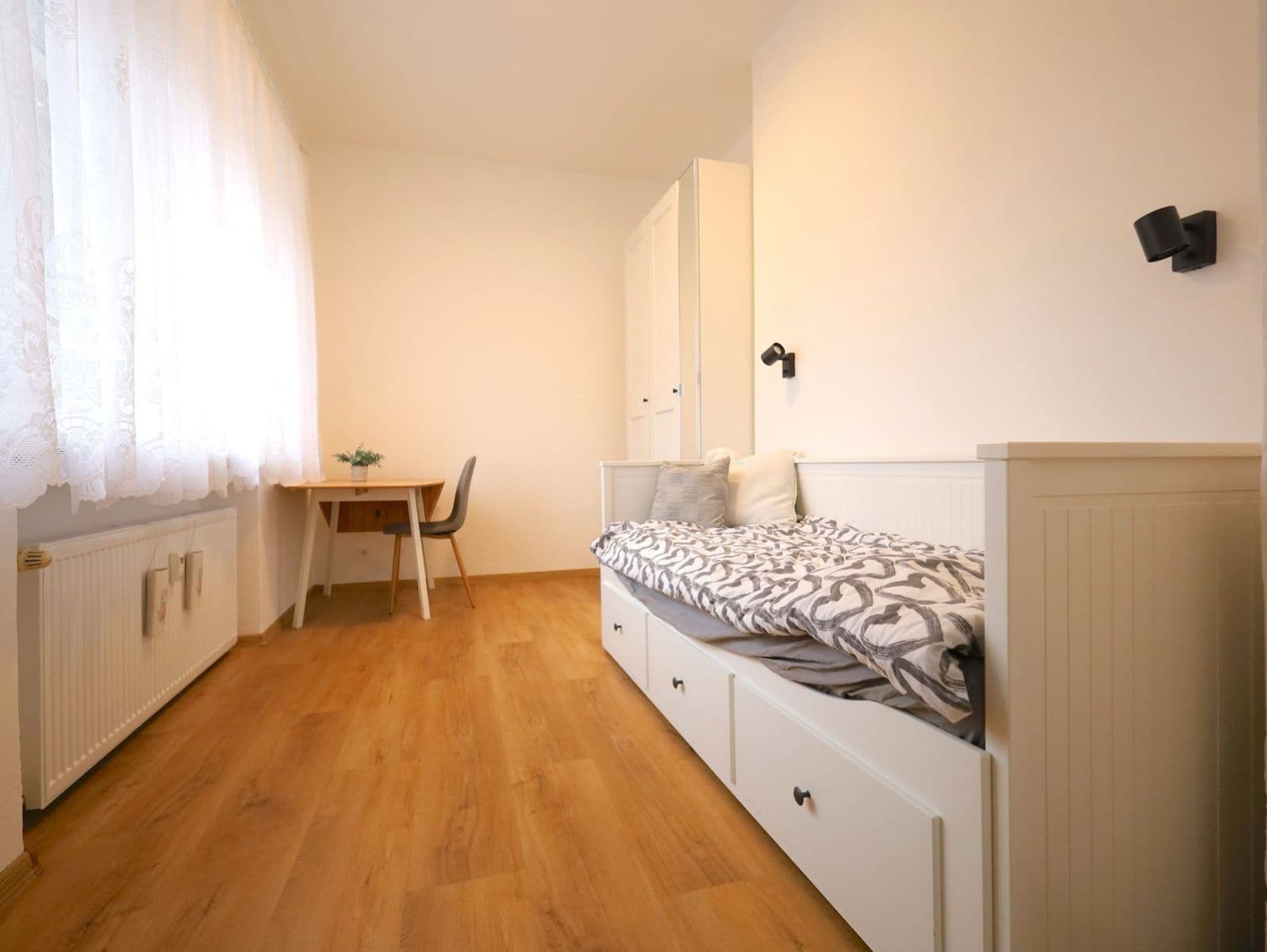 2 bedroom with open-plan kitchen flat to rent, 80 m², Pellicova, Brno, Jihomoravský Region 2 bedroom with open-plan kitchen flat to rent, 80 m², Pellicova, Brno, Jihomoravský Region