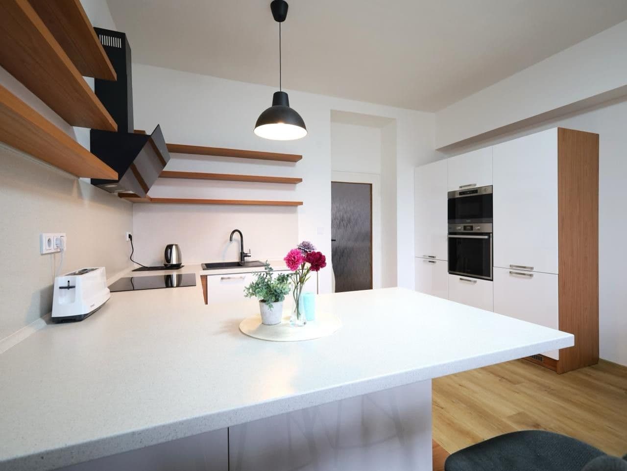 2 bedroom with open-plan kitchen flat to rent, 80 m², Pellicova, Brno, Jihomoravský Region 2 bedroom with open-plan kitchen flat to rent, 80 m², Pellicova, Brno, Jihomoravský Region