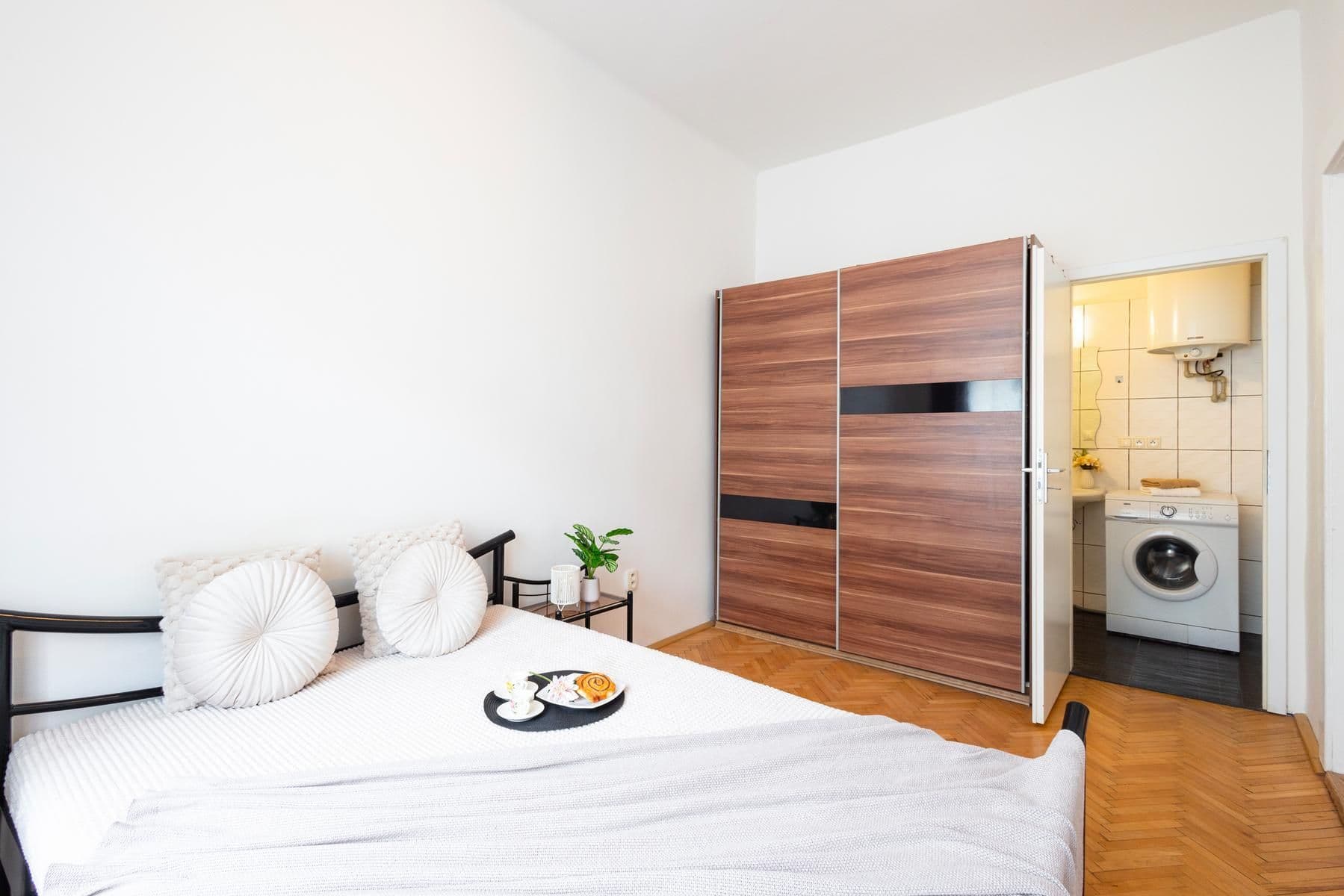1 bedroom with open-plan kitchen flat for sale, 42 m², Jičínská, Prague, Prague 1 bedroom with open-plan kitchen flat for sale, 42 m², Jičínská, Prague, Prague