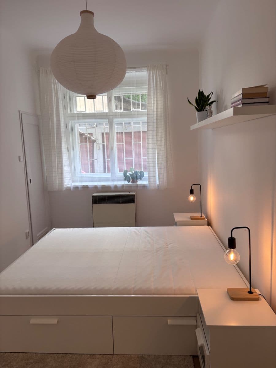 1 bedroom with open-plan kitchen flat to rent, 41 m², Madridská, Prague, Prague 1 bedroom with open-plan kitchen flat to rent, 41 m², Madridská, Prague, Prague