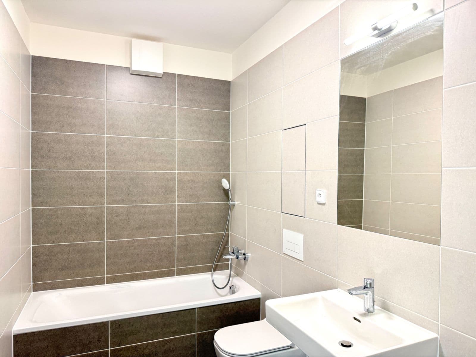 1 bedroom with open-plan kitchen flat to rent, 50 m², Pod Harfou, Prague, Prague 1 bedroom with open-plan kitchen flat to rent, 50 m², Pod Harfou, Prague, Prague